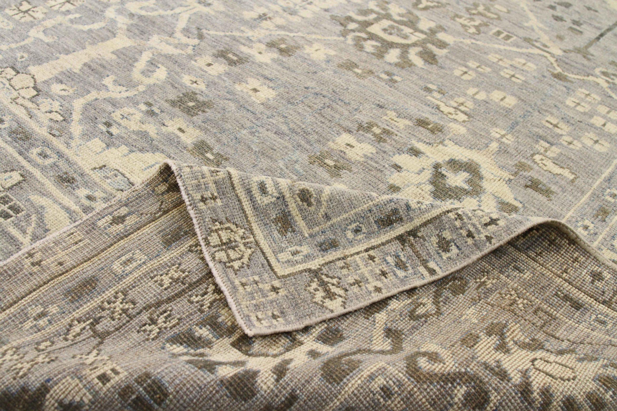 Tapis persans Oushak vers 1990 - 68232 Excellent état - En vente à Dallas, TX