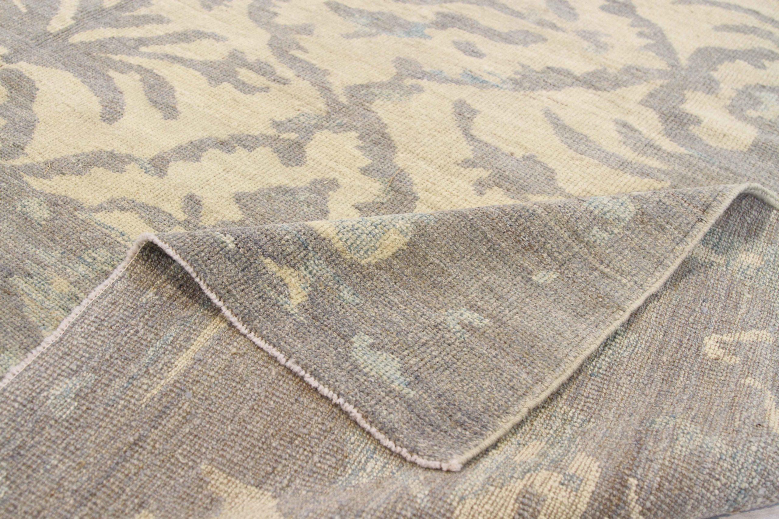 Tapis persans Oushak vers 1990 - 68553 Excellent état - En vente à Dallas, TX