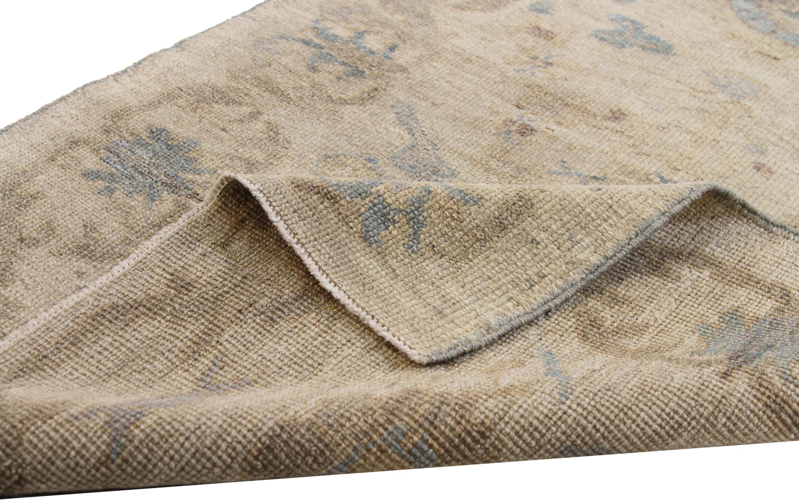 Tapis persans Oushak vers 1990 - 68986 Excellent état - En vente à Dallas, TX