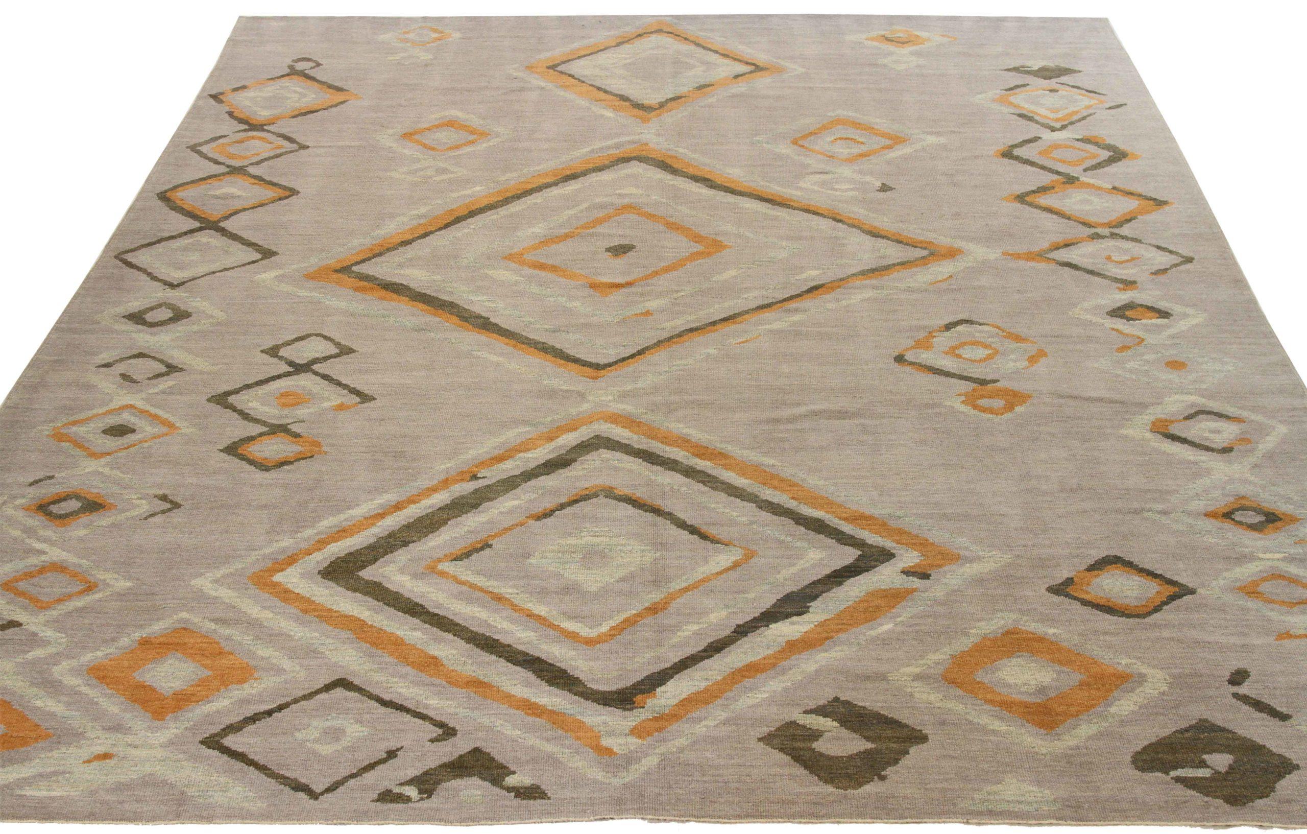 Scopri l'eleganza dei tappeti persiani Oushak con le caratteristiche dei tappeti CIRCA del 1990. Progettato con una meticolosa attenzione ai dettagli, questo design esclusivo è perfetto per valorizzare il tuo spazio.