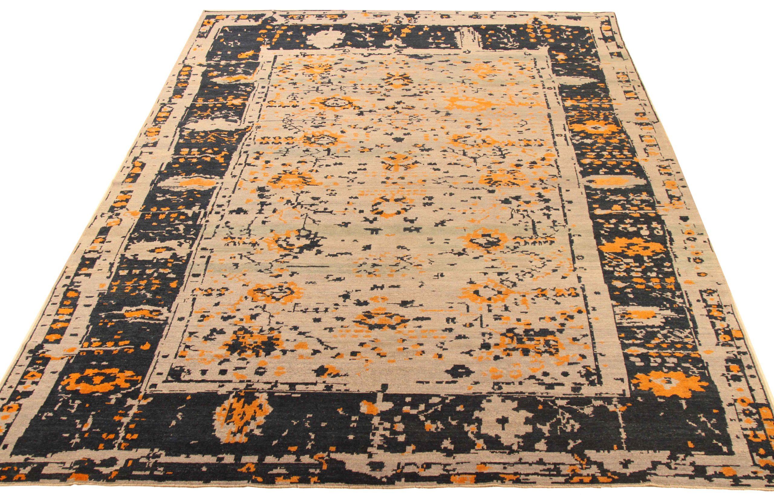 Descubre la elegancia de las alfombras persas Oushak de Circa 1990. Diseñado con meticulosa atención al detalle, este diseño exclusivo es perfecto para realzar tu espacio.