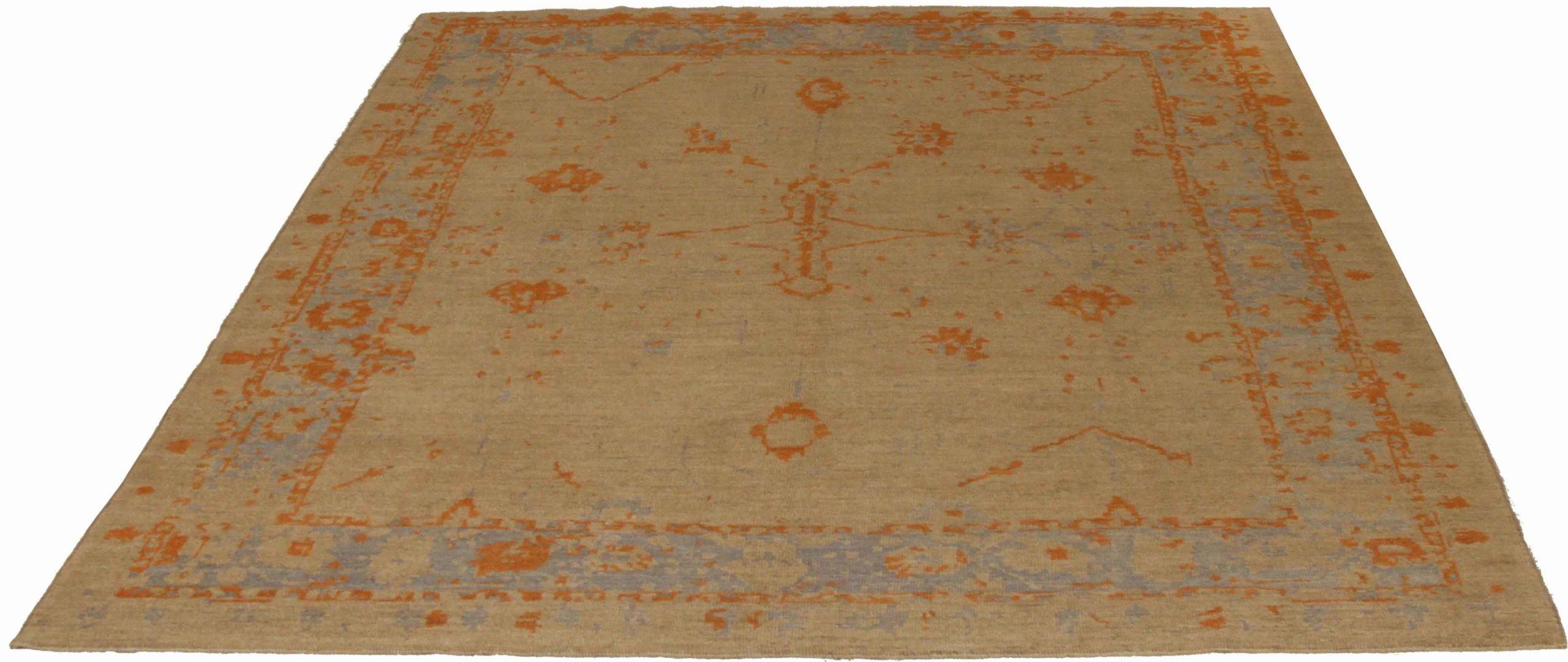 Scopri l'eleganza dei tappeti persiani Oushak con le caratteristiche dei tappeti CIRCA del 1990. Progettato con una meticolosa attenzione ai dettagli, questo design esclusivo è perfetto per valorizzare il tuo spazio.