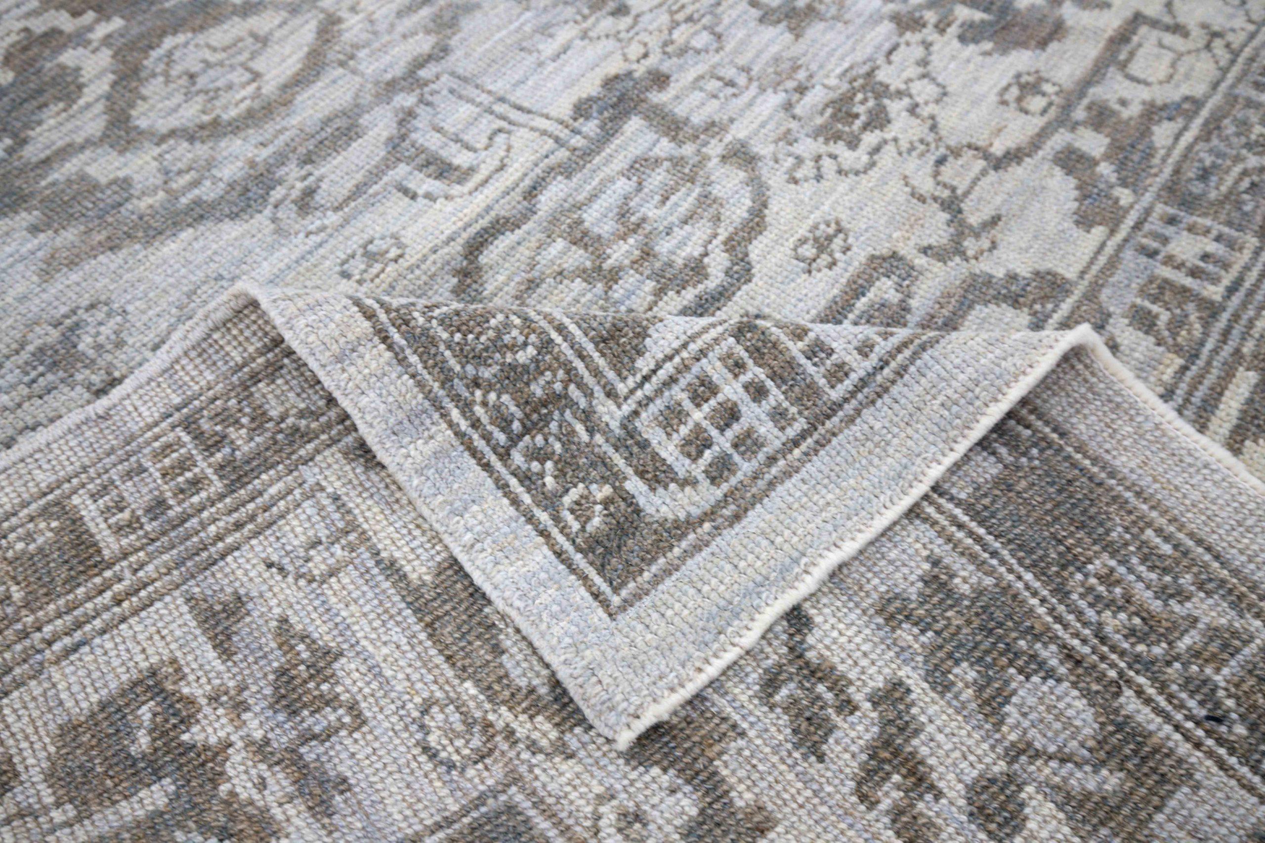Tapis persan Oushak Circa 1990 - Laine Design noir et blanc - 88087 Excellent état - En vente à Dallas, TX
