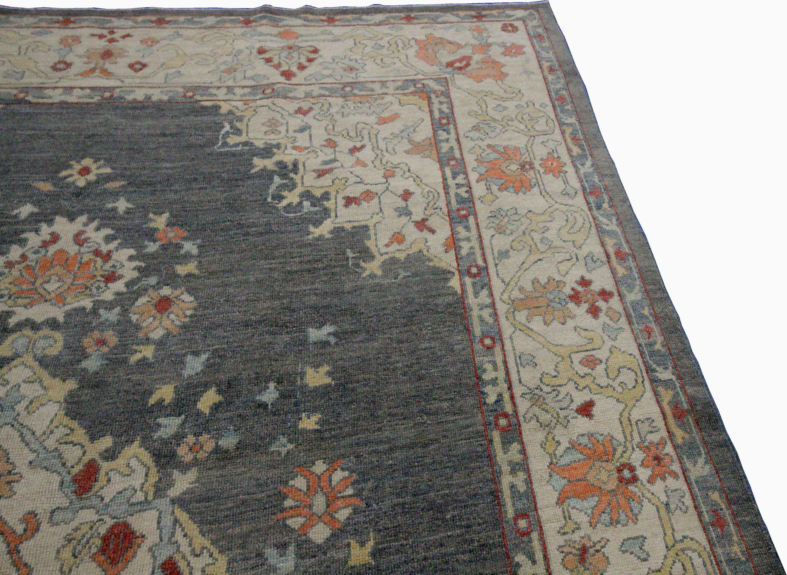 Persische Oushak-Teppiche Circa 1990 - Wolle Grau Elfenbein Rosa Design - 89038 (20. Jahrhundert) im Angebot