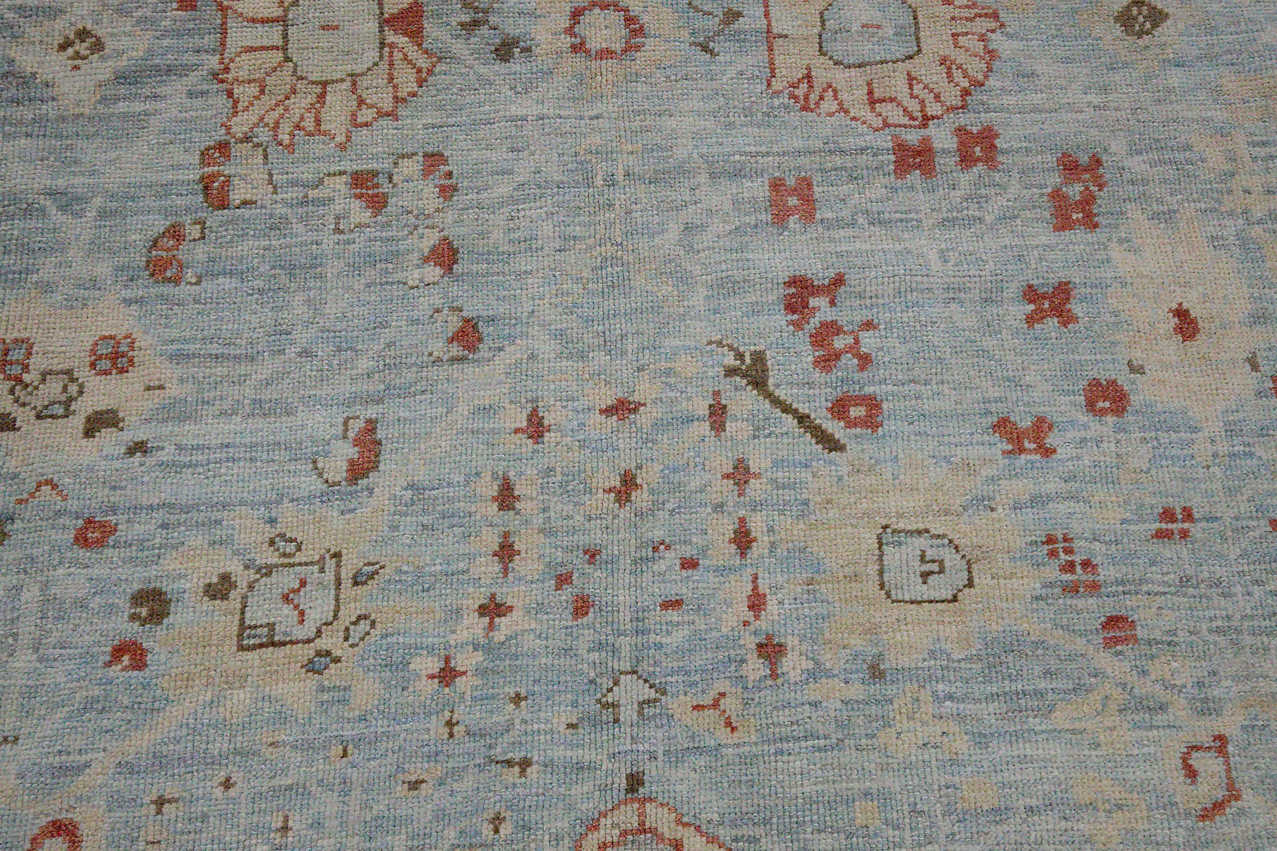 20th Century Persian Oushak Area Rugs Circa 1990 - Wool Ivory Light Blue Red Design - 89046 For Sale