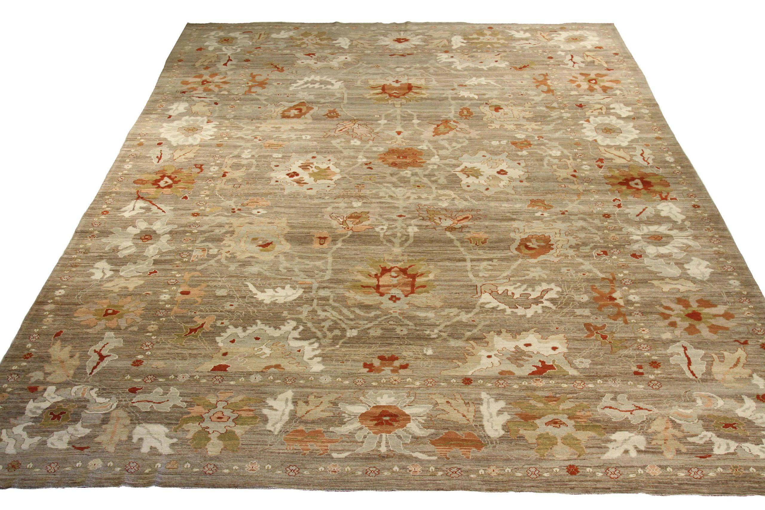 Scopri l'eleganza dei tappeti persiani Oushak. Progettato con una meticolosa attenzione ai dettagli, questo design esclusivo è perfetto per valorizzare il tuo spazio.