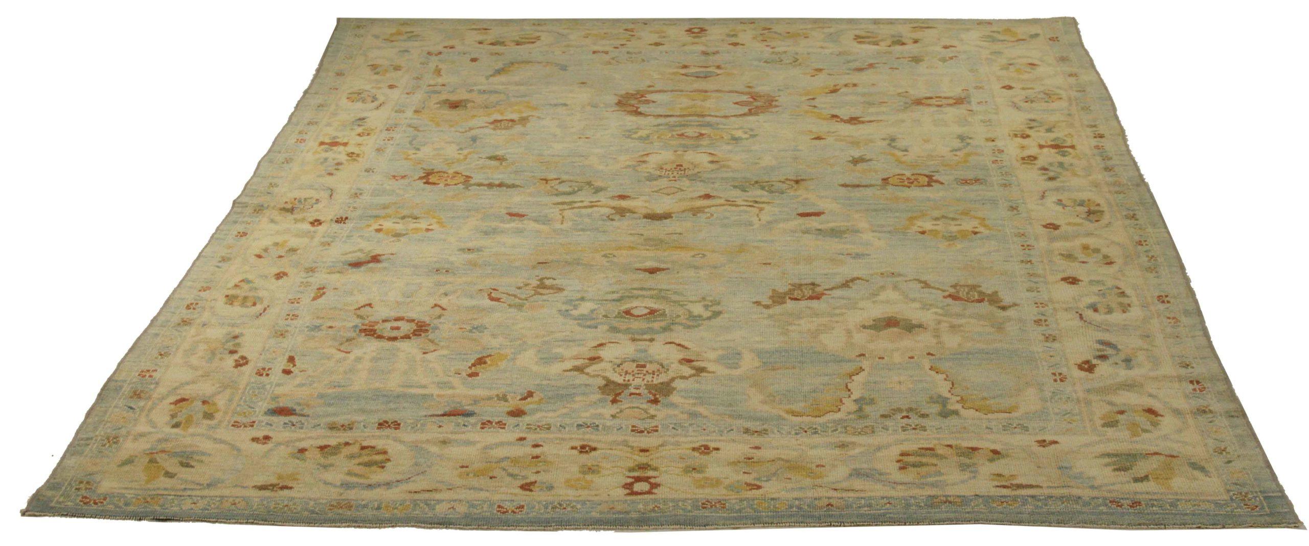 Scopri l'eleganza dei tappeti persiani Oushak. Progettato con una meticolosa attenzione ai dettagli, questo design esclusivo è perfetto per valorizzare il tuo spazio.
