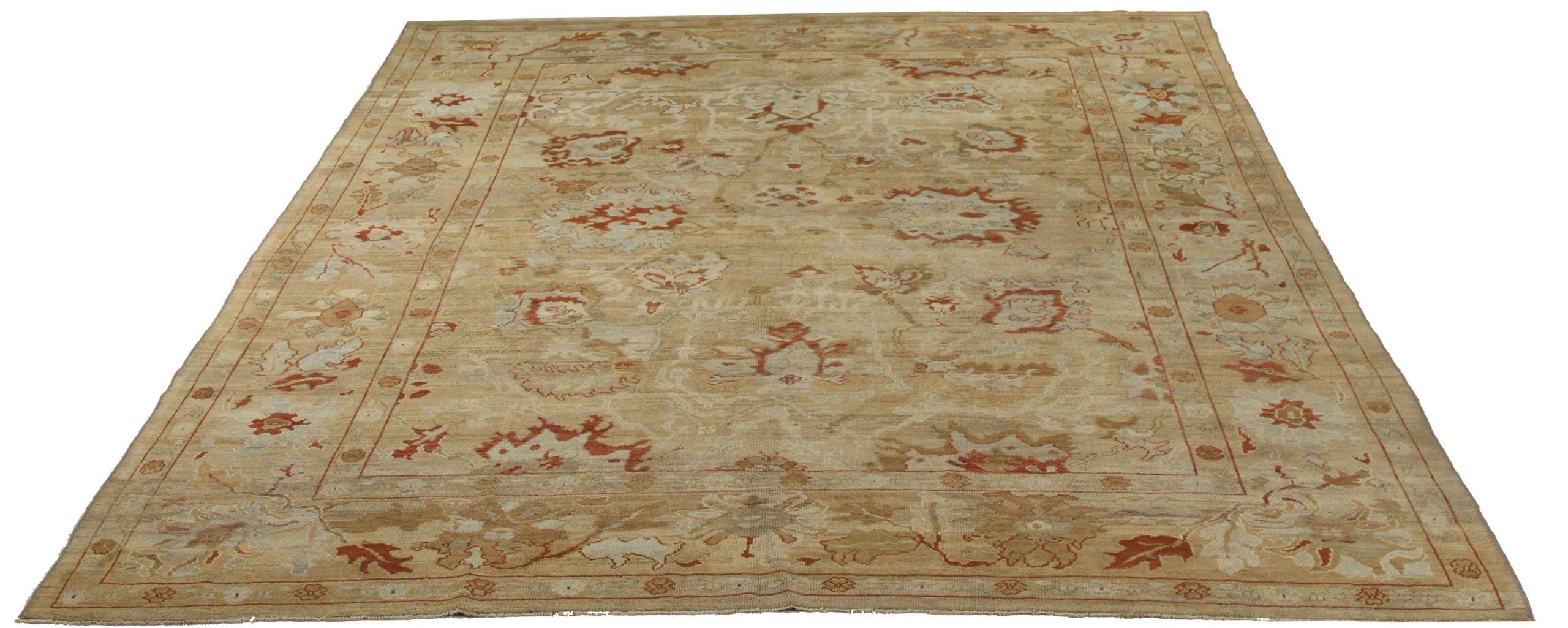 Scopri l'eleganza dei tappeti persiani Oushak. Progettato con una meticolosa attenzione ai dettagli, questo design esclusivo è perfetto per valorizzare il tuo spazio.