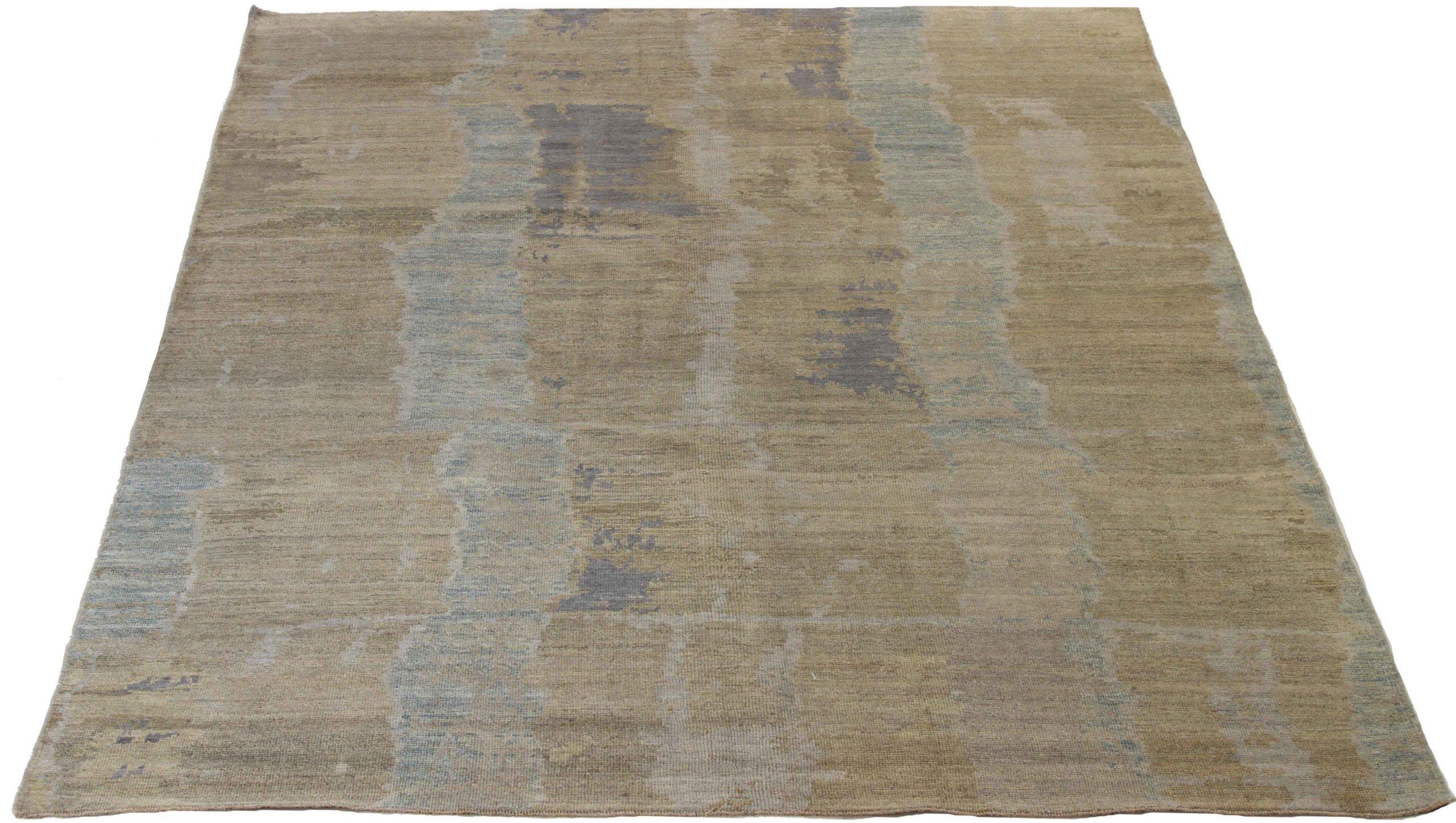 Scopri l'eleganza dei tappeti persiani Oushak. Progettato con una meticolosa attenzione ai dettagli, questo design esclusivo è perfetto per valorizzare il tuo spazio.