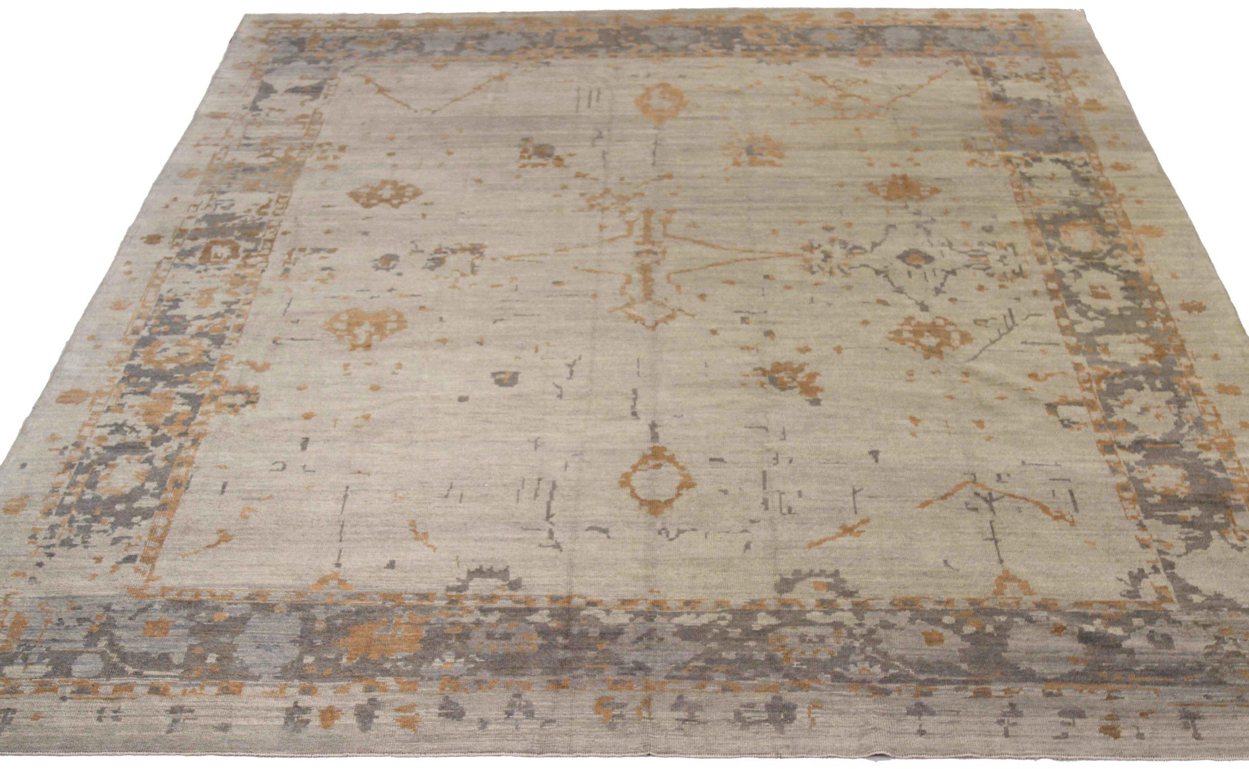 Scopri l'eleganza dei tappeti persiani Oushak. Progettato con una meticolosa attenzione ai dettagli, questo design esclusivo è perfetto per valorizzare il tuo spazio.