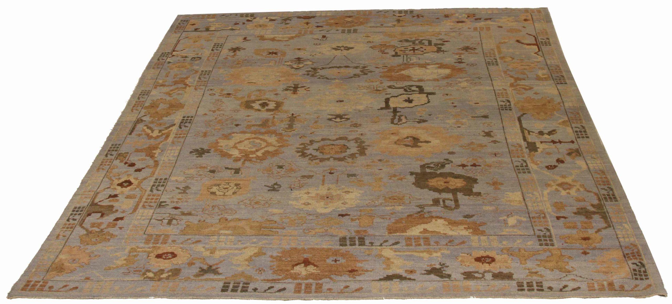 Descubre la elegancia de las alfombras persas Oushak. Diseñado con meticulosa atención al detalle, este diseño exclusivo es perfecto para realzar tu espacio.