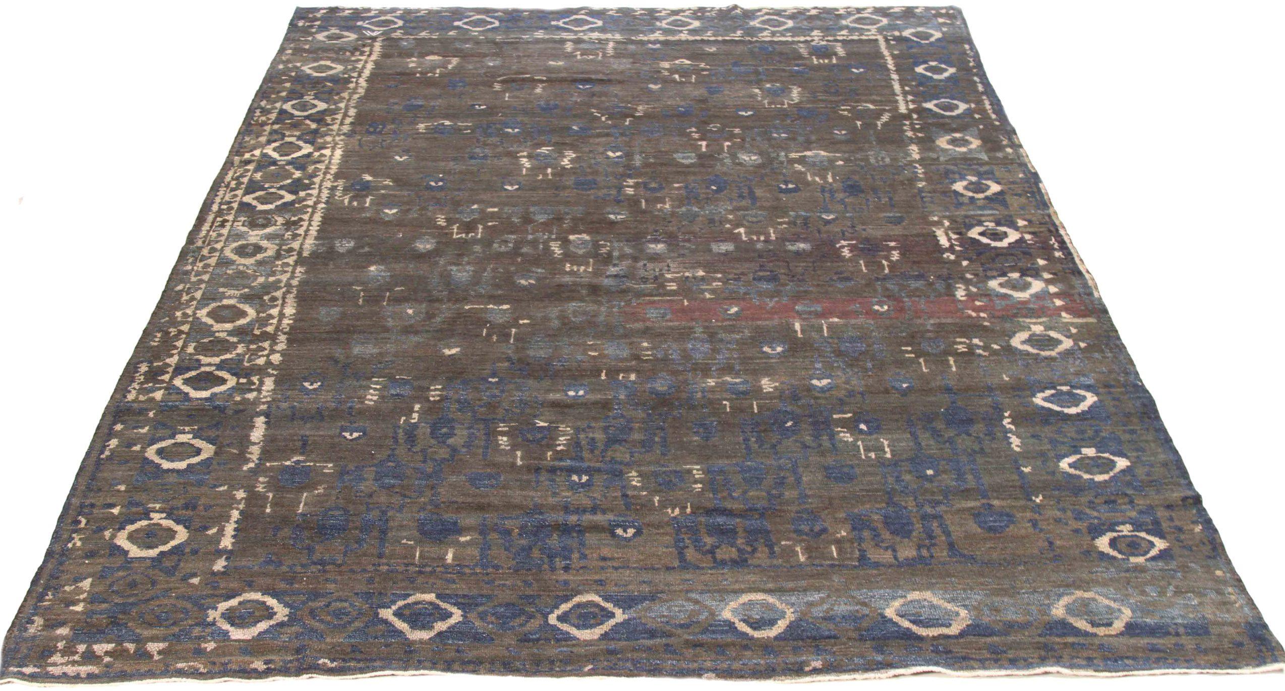 Découvrez l'élégance des tapis persans Oushak de Circa 1990. Conçu avec de la laine et du BlueBrownIvory, ce design exclusif est parfait pour mettre en valeur votre espace.