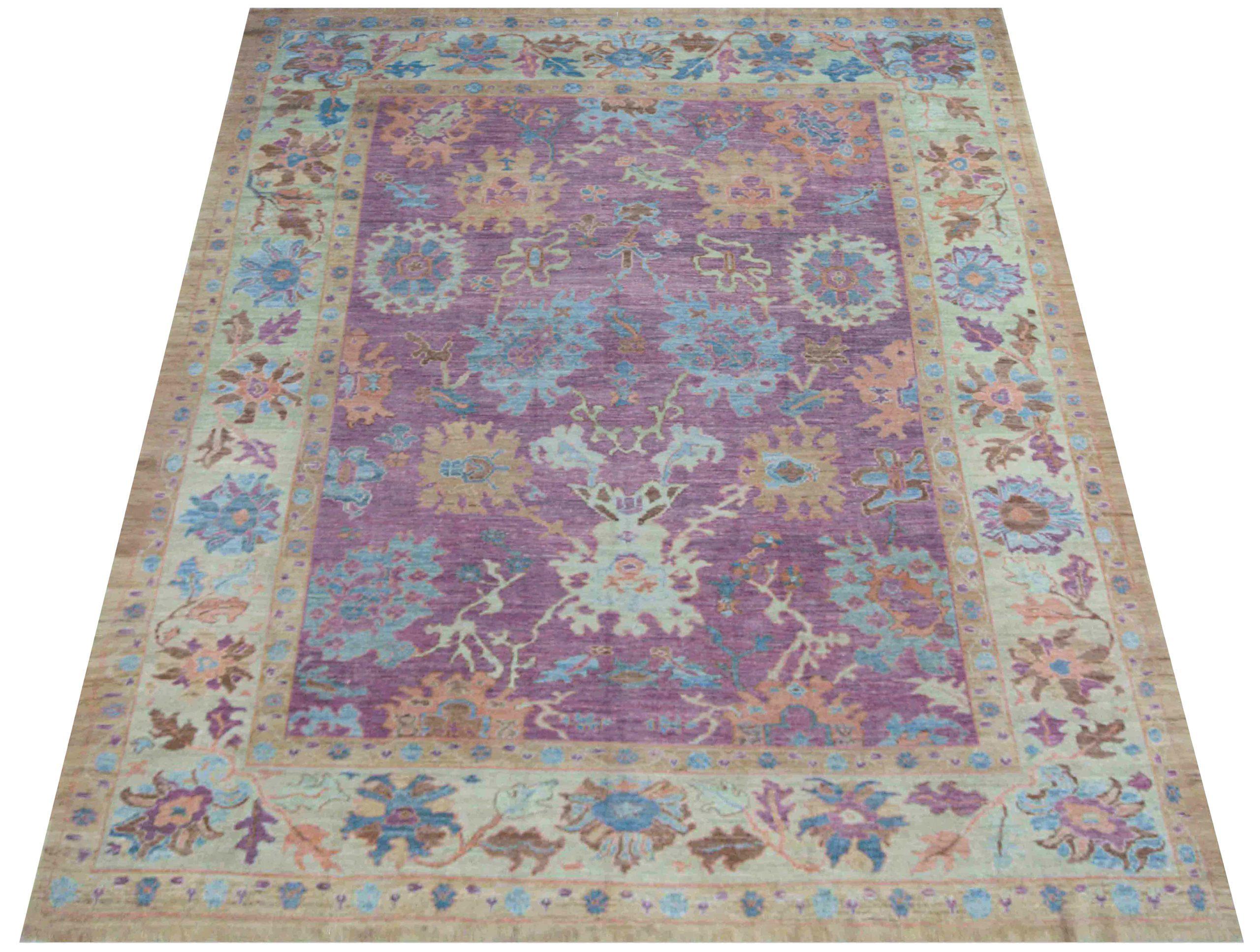 Entdecken Sie die Eleganz des persischen Oushak mit Teppichen aus der Zeit um 1990. Dieses exklusive Design aus Wolle und BluePinkPurpel ist perfekt, um Ihren Raum zu verschönern.