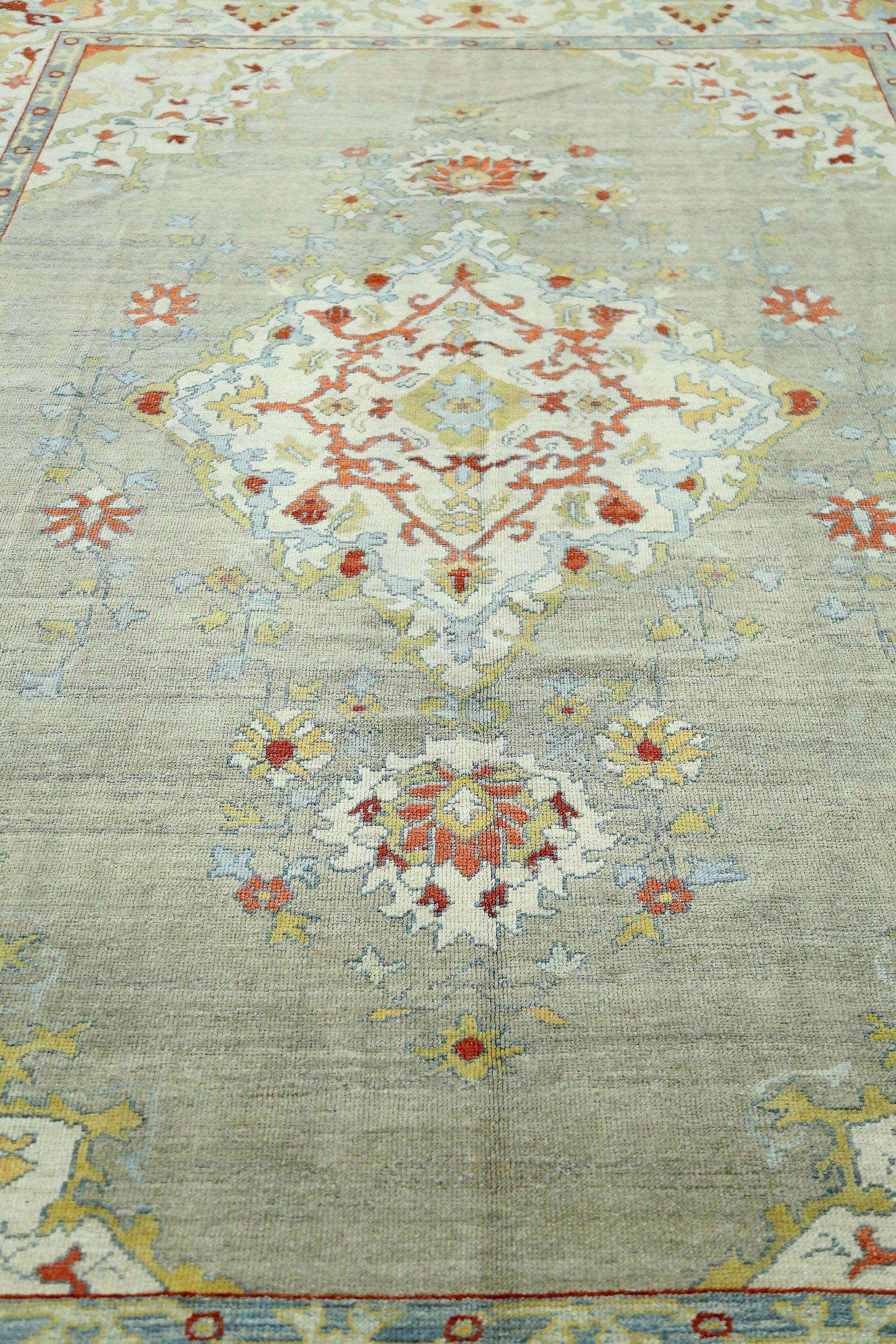 Irakien Tapis persans Oushak - Laine ivoire rouge jaune motif jaune - 88955 en vente
