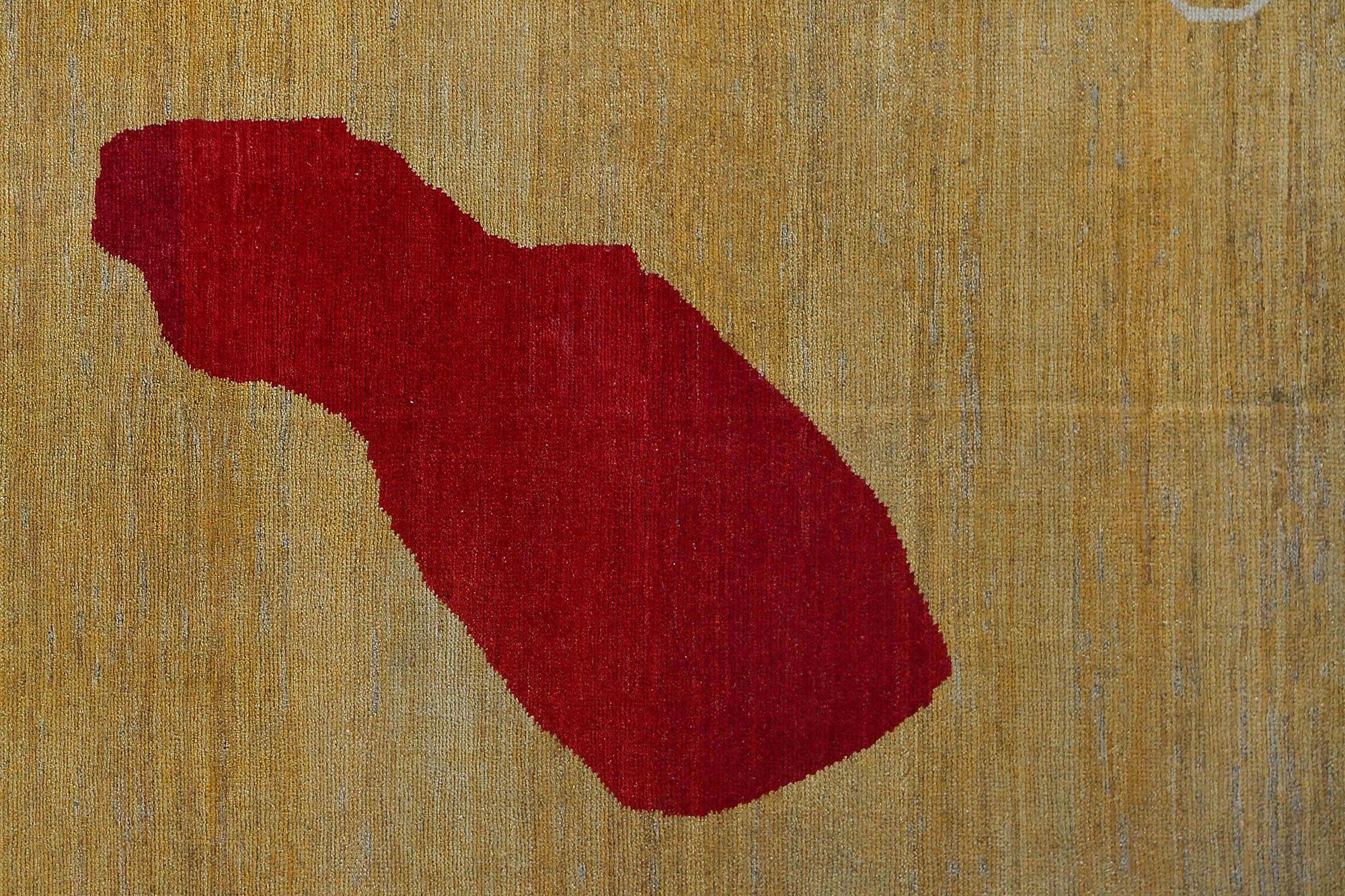 Découvrez l'élégance des tapis persans Oushak de Circa 1990. Conçu avec de la laine et du Design/One, ce design exclusif est parfait pour mettre en valeur votre espace.