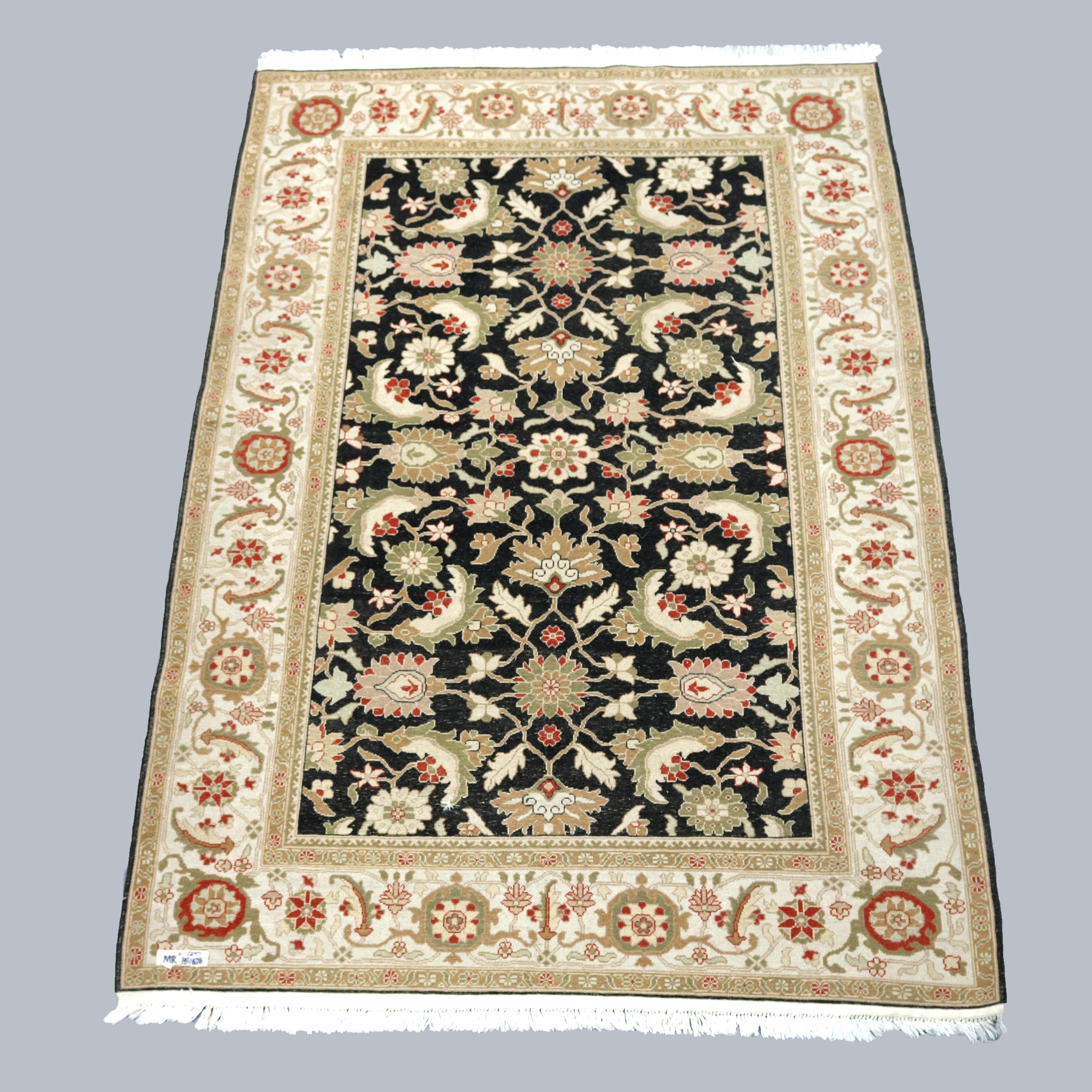 Tapis persan Oushak avec éléments de feuillage, 20e siècle Bon état - En vente à Big Flats, NY