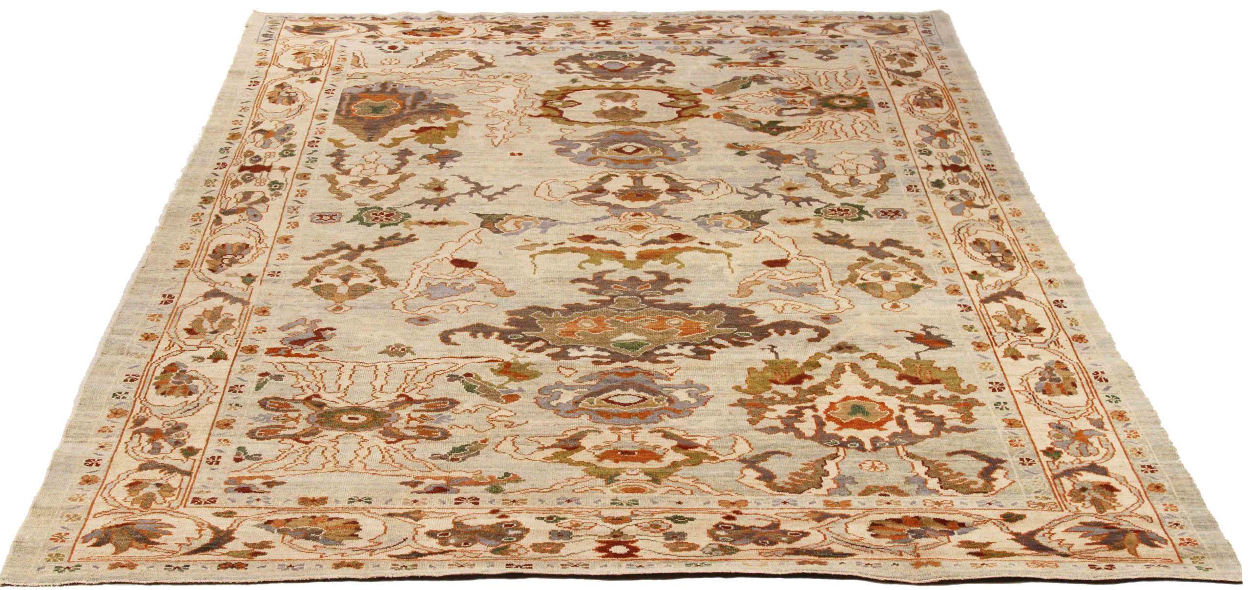 Entdecken Sie die Eleganz des persischen Oushak mit seiner wunderschönen Handwerkskunst aus der Zeit um 1990. Dieses exklusive Design, das mit viel Liebe zum Detail entworfen wurde, ist perfekt, um Ihren Raum zu verschönern.