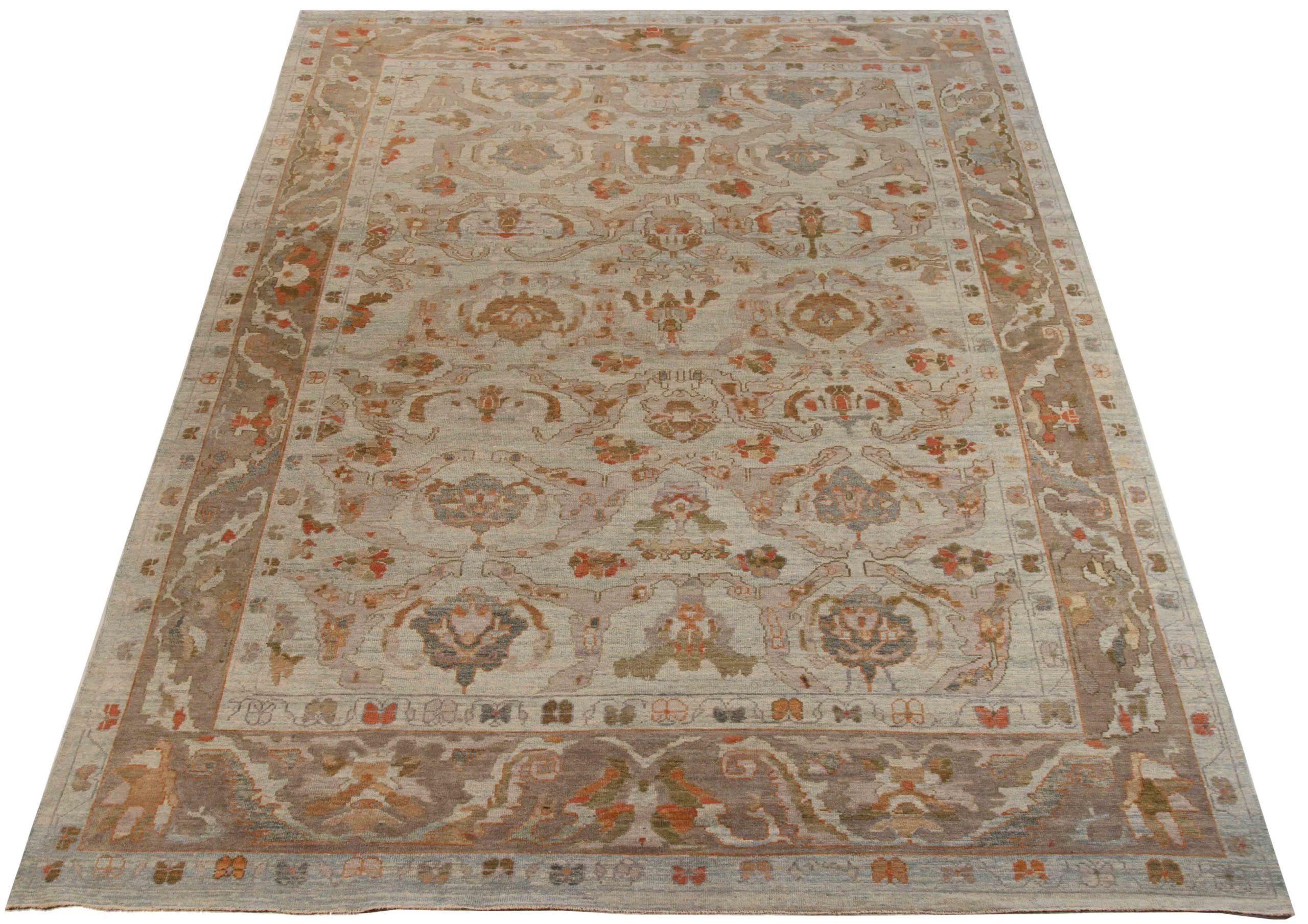 Scopri l'eleganza dell'Oushak persiano, caratterizzato da una splendida lavorazione artigianale. Progettato con una meticolosa attenzione ai dettagli, questo design esclusivo è perfetto per valorizzare il tuo spazio.
