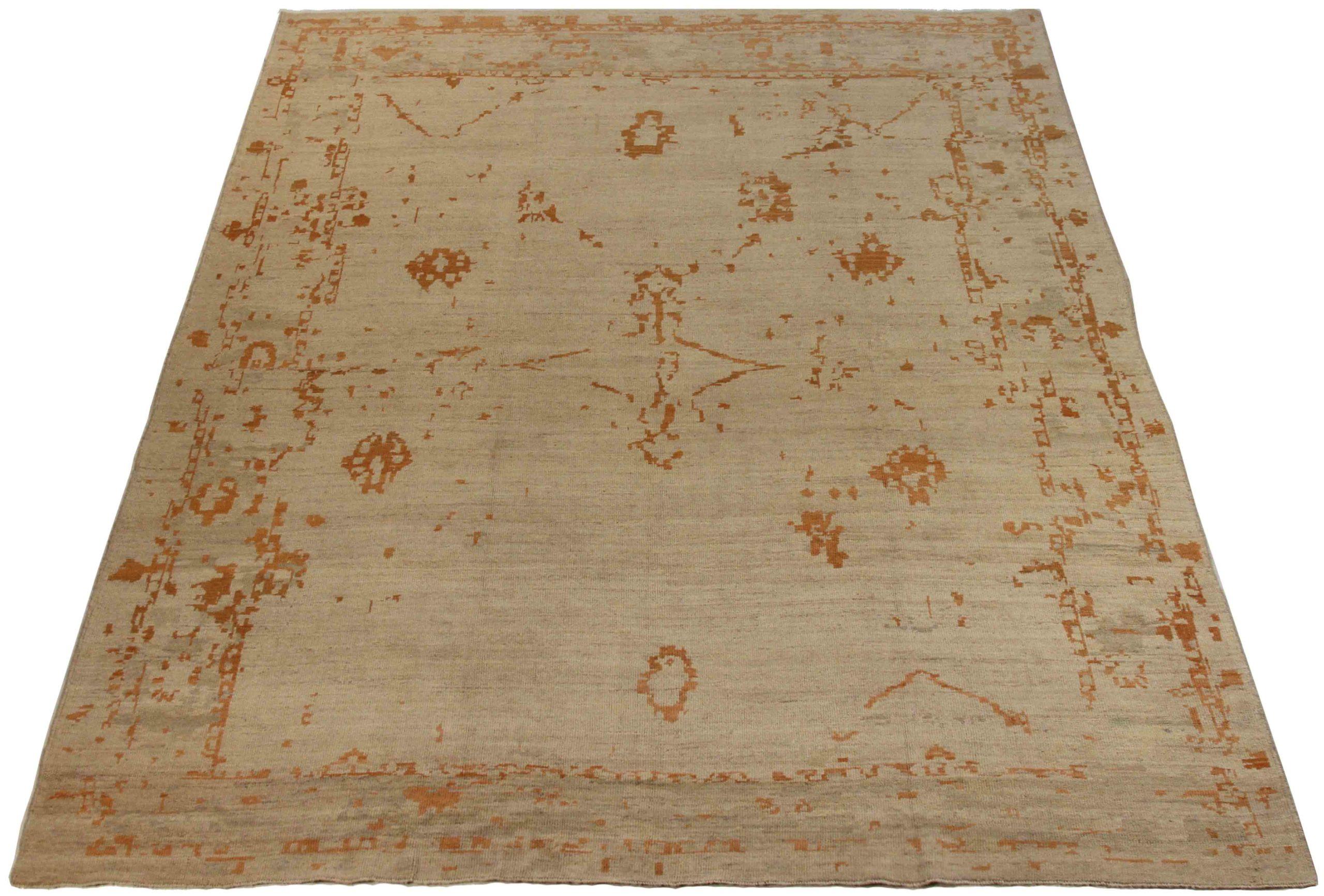 Entdecken Sie die Eleganz des persischen Oushak mit seiner wunderschönen Handwerkskunst. Dieses exklusive Design, das mit viel Liebe zum Detail entworfen wurde, ist perfekt, um Ihren Raum zu verschönern.