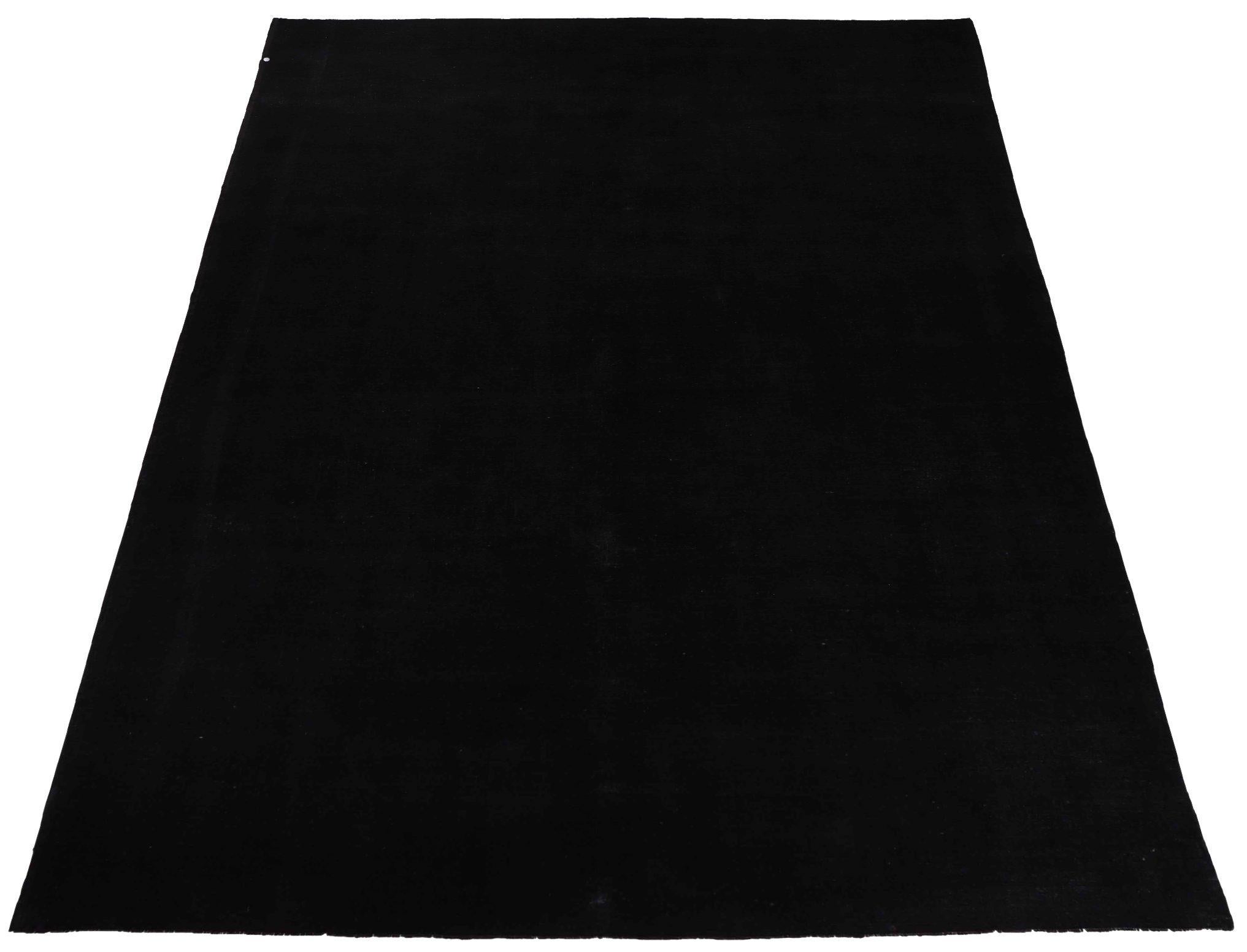 Descubre la elegancia de la alfombra persa Oushak de gran tamaño Circa 1990. Diseñado con lana y negro, este diseño exclusivo es perfecto para realzar tu espacio.