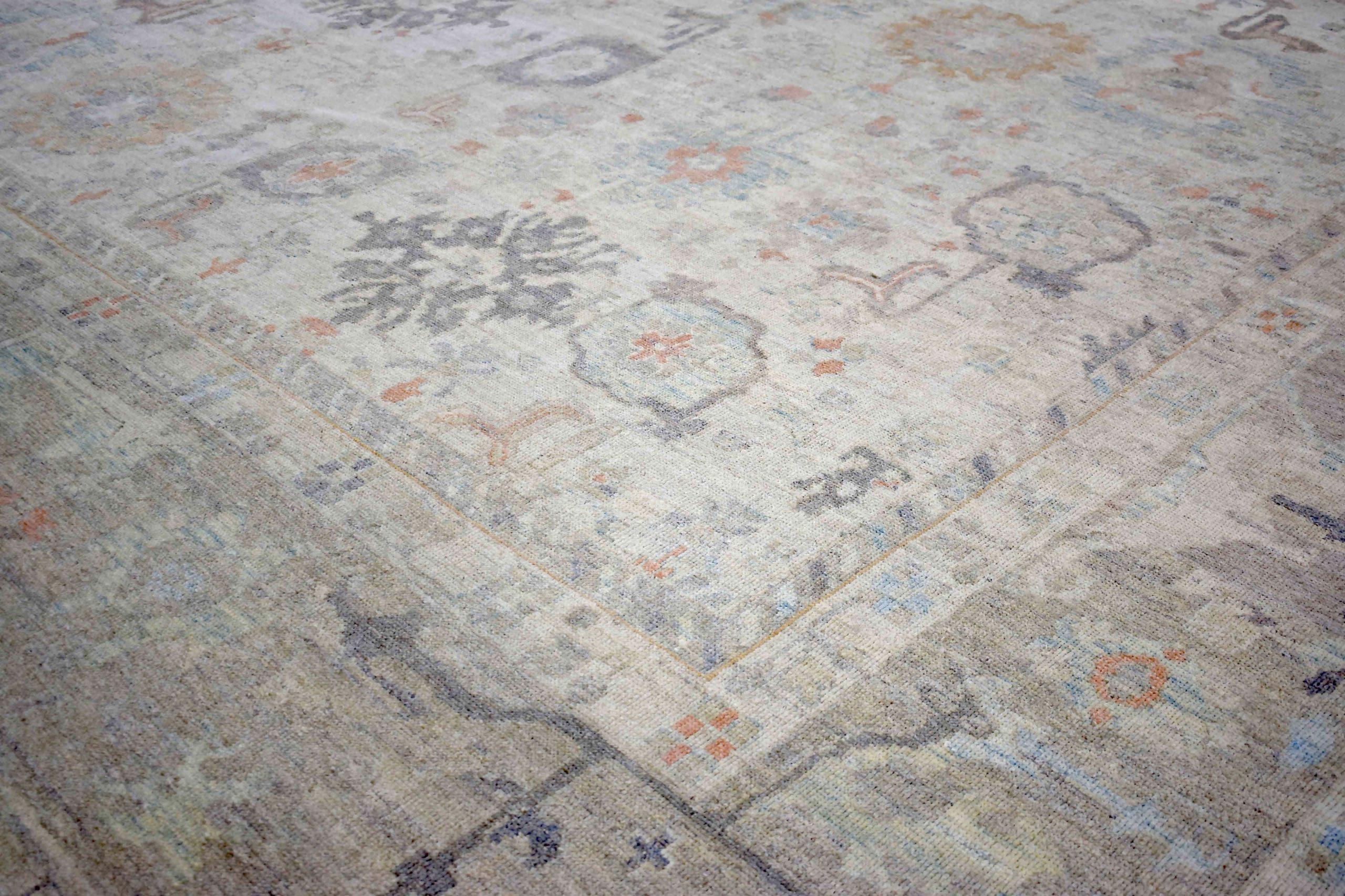 Persischer Oushak Over Size-Teppich Circa 1990 - Wolle Grau Elfenbein Design - 89016 (Asiatisch) im Angebot