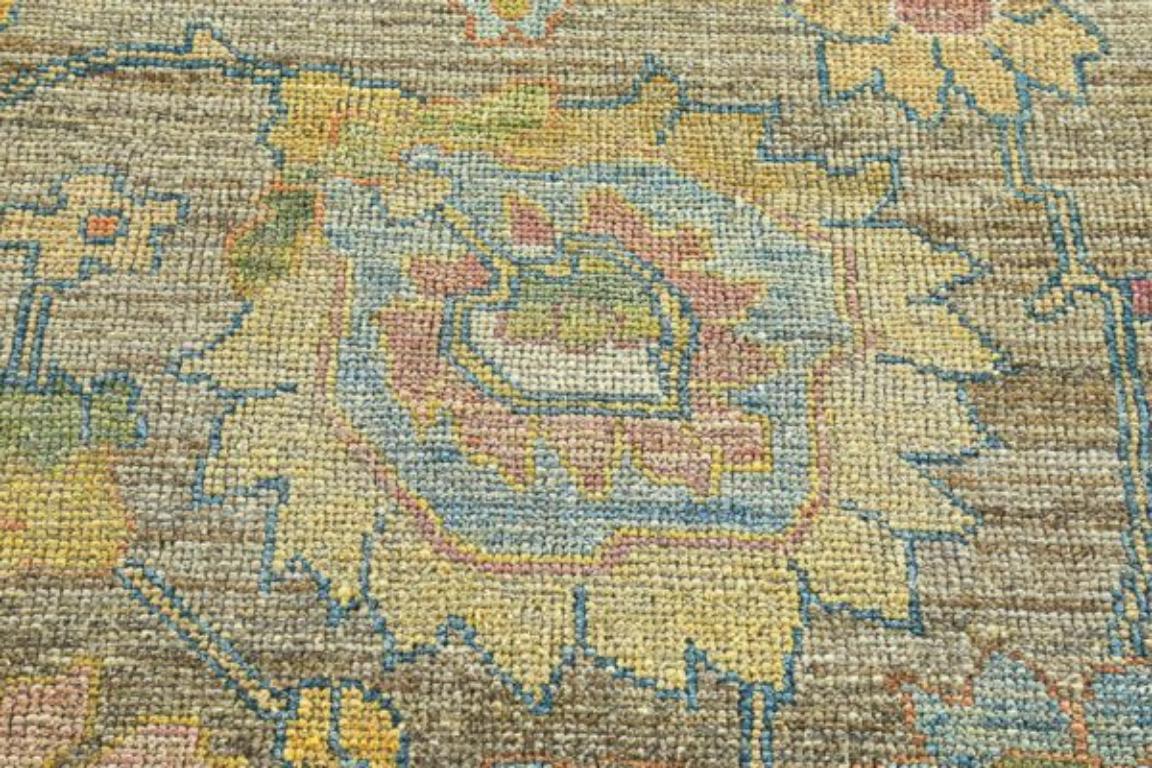 Persischer Oushak Over Size Teppich - Wolle Grau Grün Elfenbein Design - 92609 (20. Jahrhundert) im Angebot