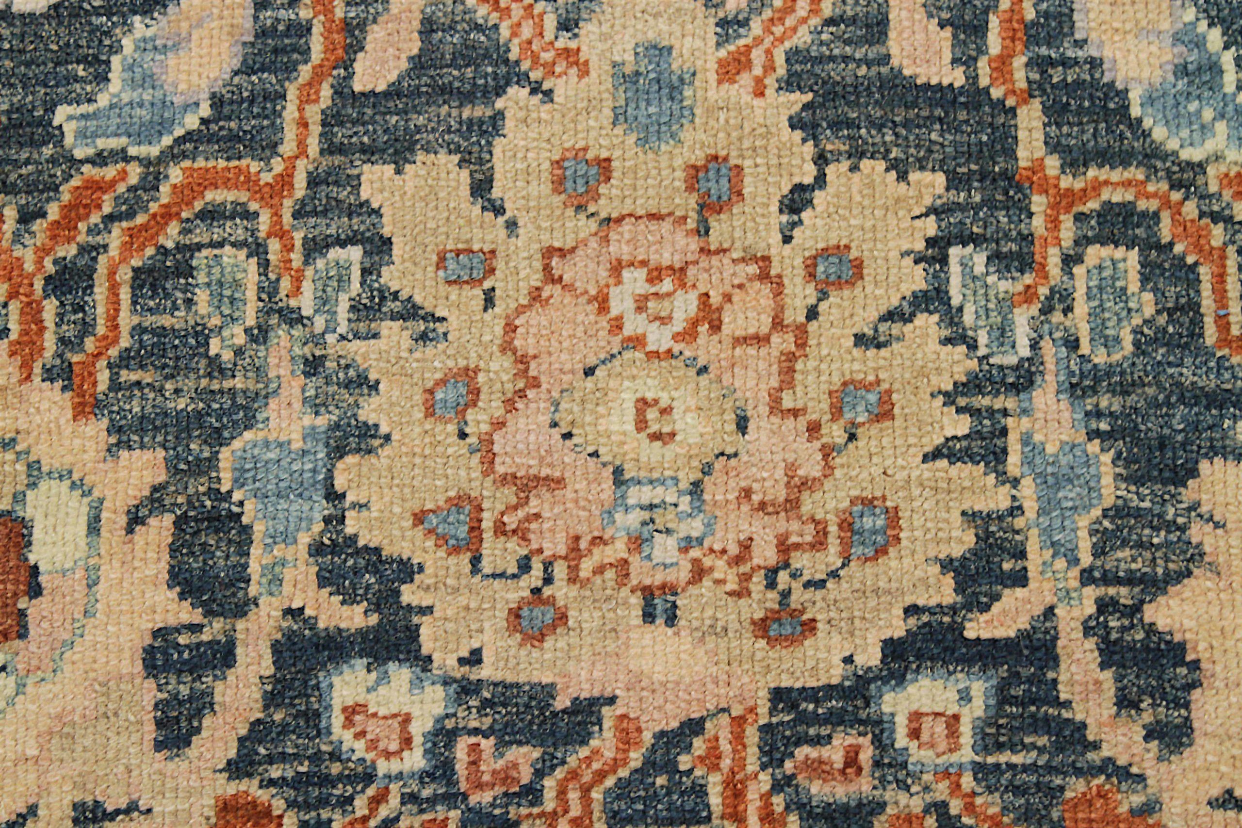 Persischer Oushak-Läufer - Wolle Elfenbein Marineblau Rot Design - 88137 im Zustand „Hervorragend“ im Angebot in Dallas, TX