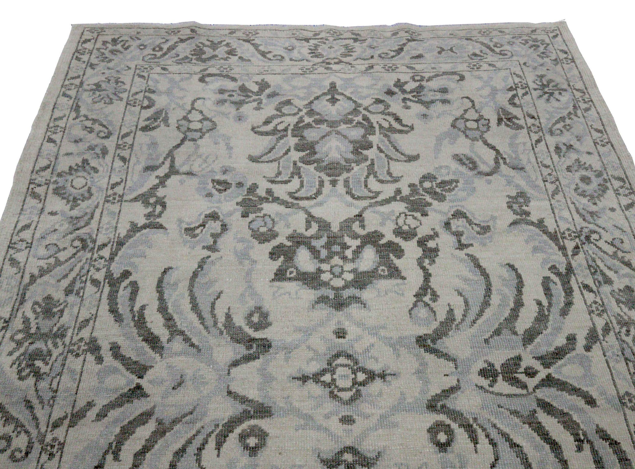 Asiatique Petit tapis persan Oushak Circa 1990 - Laine Brown Gray Ivory Design - 89034 en vente