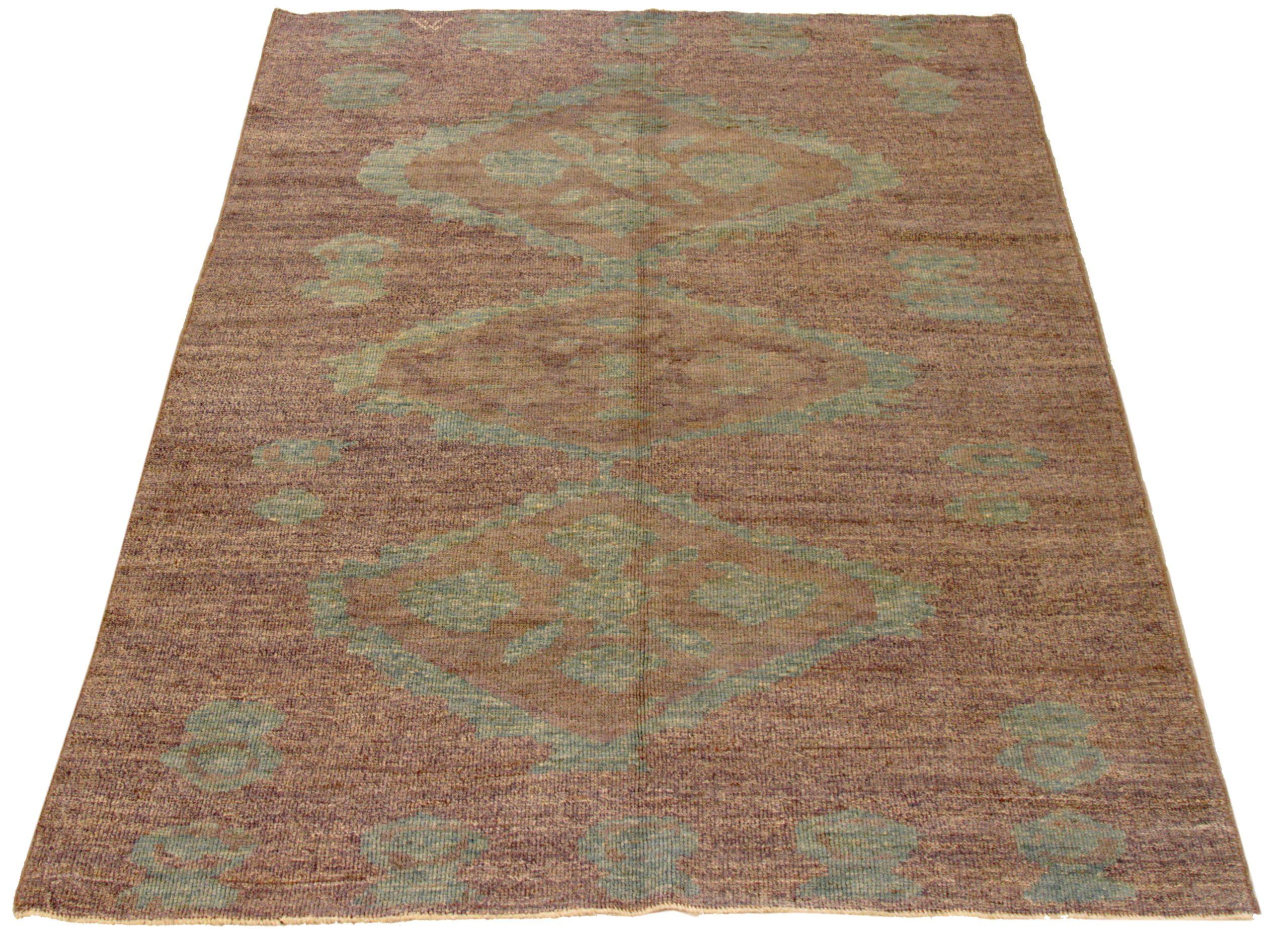 Scopri l'eleganza del tappeto persiano Oushak di piccole dimensioni del 1990. Progettato con Lana e BlueBrown, questo design esclusivo è perfetto per valorizzare il tuo spazio.