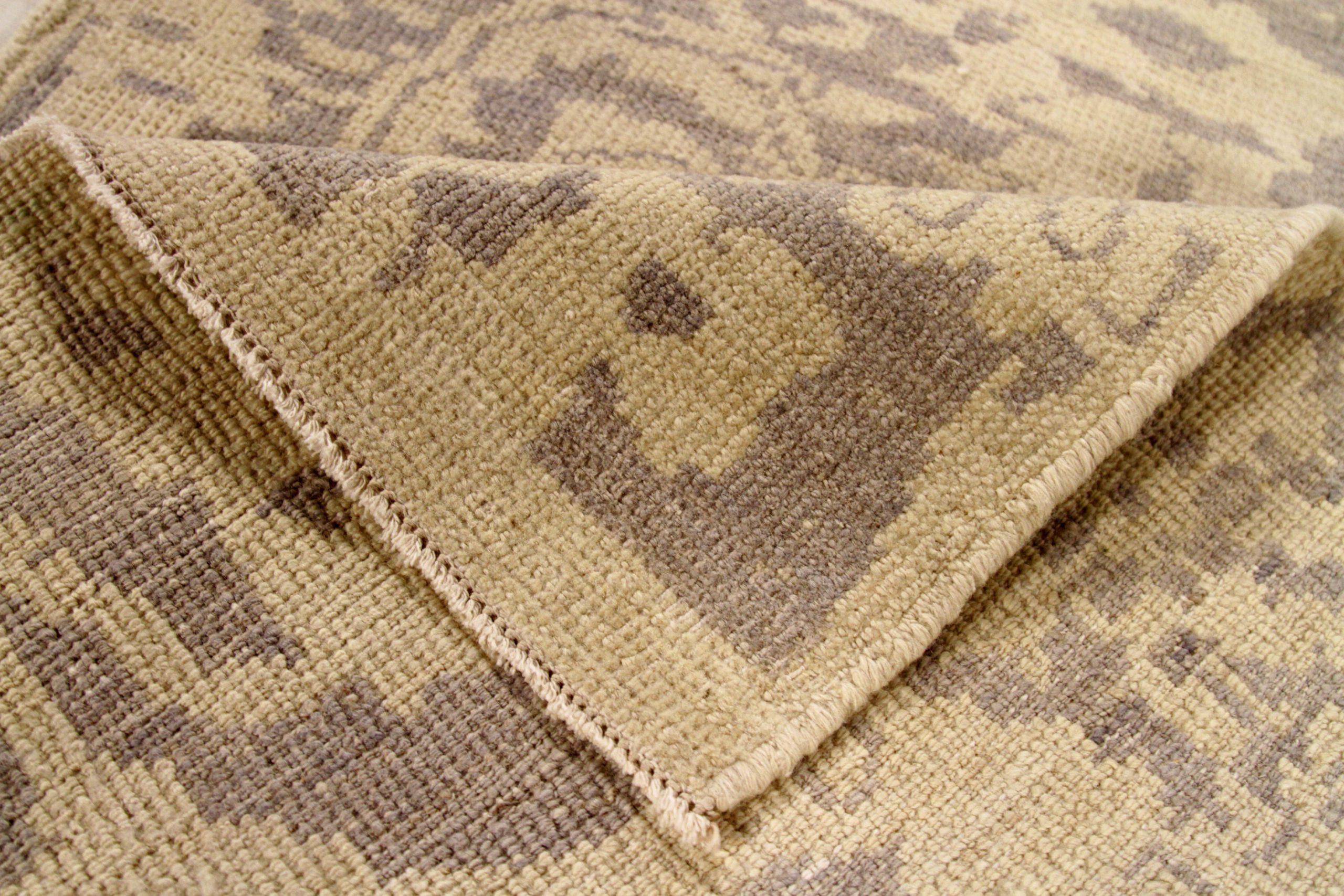 Tappeto Persiano Oushak Small - Lana Marrone Avorio Design - 88140 In condizioni ottime in vendita a Dallas, TX