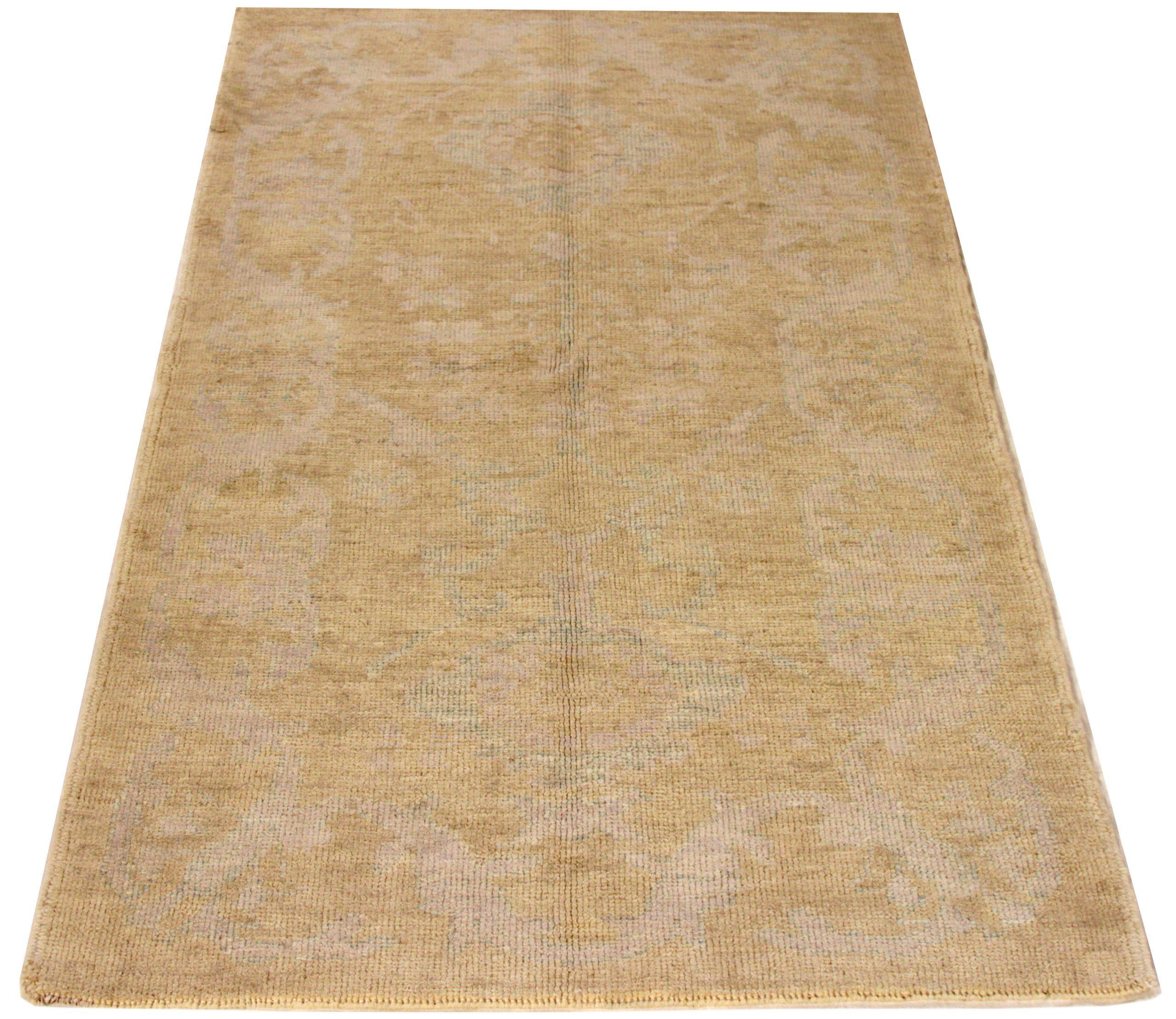 Discover the elegance of Persian Oushak featuring Small Rug in Circa 1990. Designed with Wool and IvoryYellow, this exclusive design is perfect for enhancing your space.