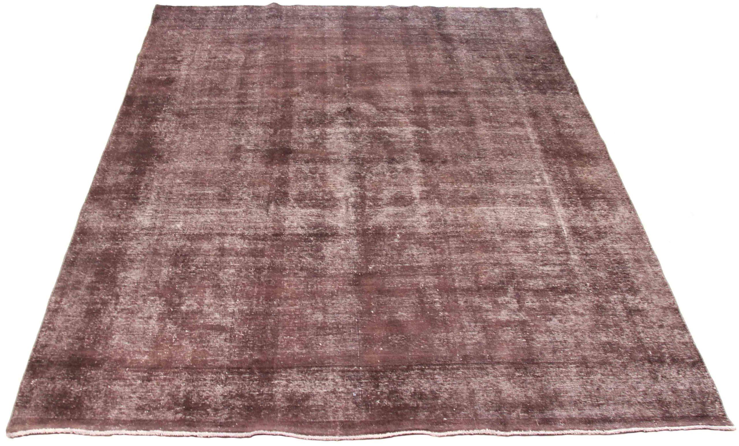 Entdecken Sie die Eleganz der persischen Überfärbung mit wunderschöner Handwerkskunst aus der Zeit um 1880. Dieses exklusive Design, das mit viel Liebe zum Detail entworfen wurde, ist perfekt, um Ihren Raum zu verschönern.