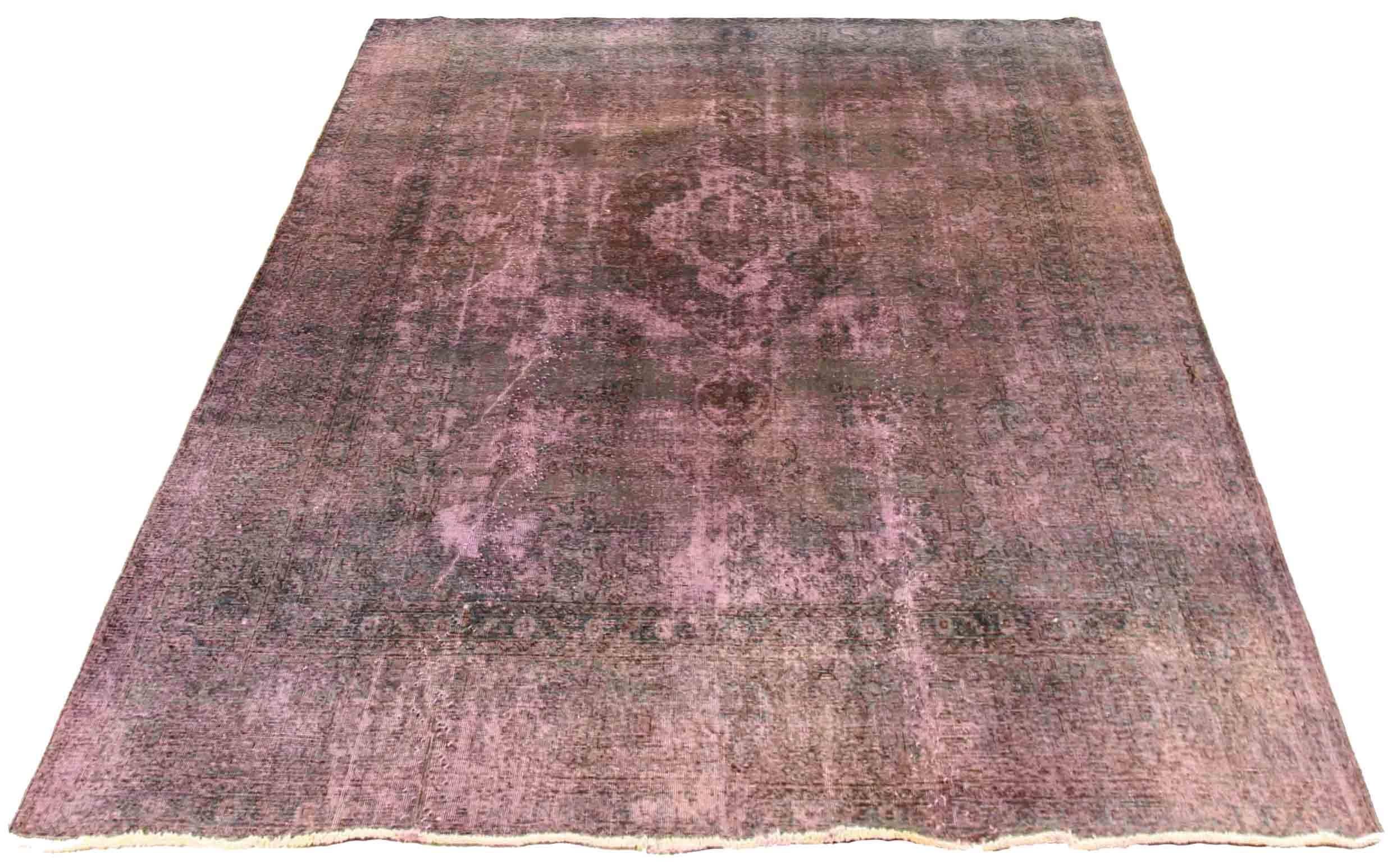 Entdecken Sie die Eleganz von Persian Overdye, die sich durch wunderschöne Handwerkskunst auszeichnet. Dieses exklusive Design, das mit viel Liebe zum Detail entworfen wurde, ist perfekt, um Ihren Raum zu verschönern.