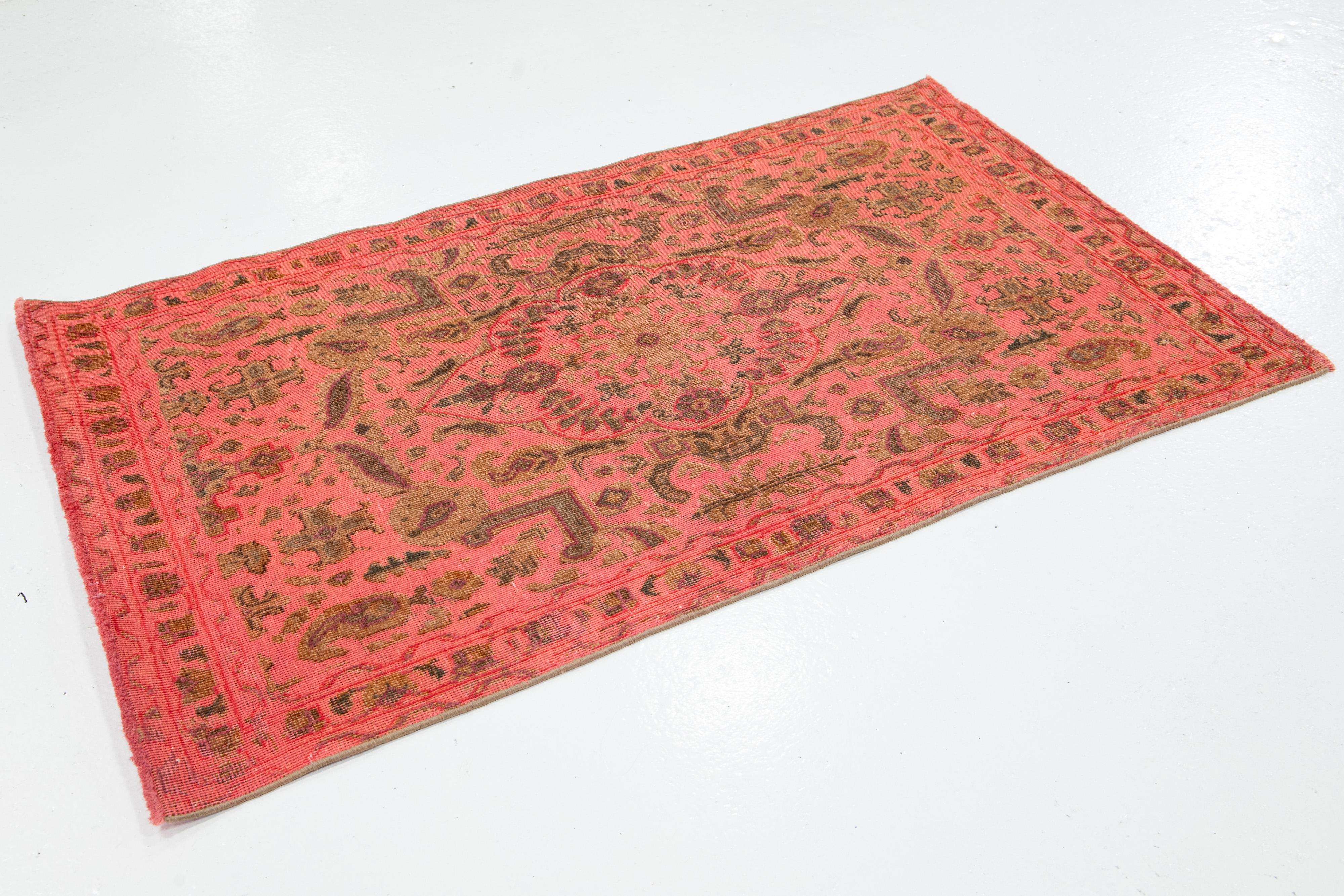 Persischer überzogener Wollteppich in Rosa mit Allover-Motiv 3 x 5 (Handgeknüpft) im Angebot