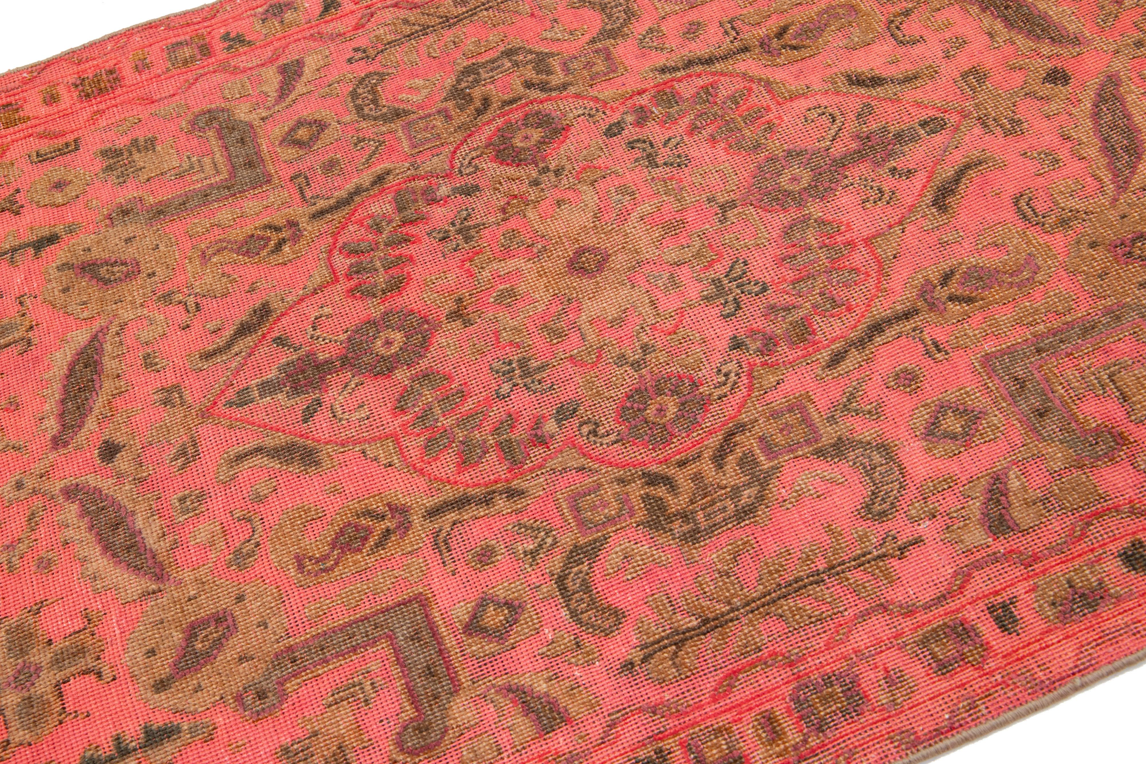Persischer überzogener Wollteppich in Rosa mit Allover-Motiv 3 x 5 im Zustand „Gut“ im Angebot in Norwalk, CT
