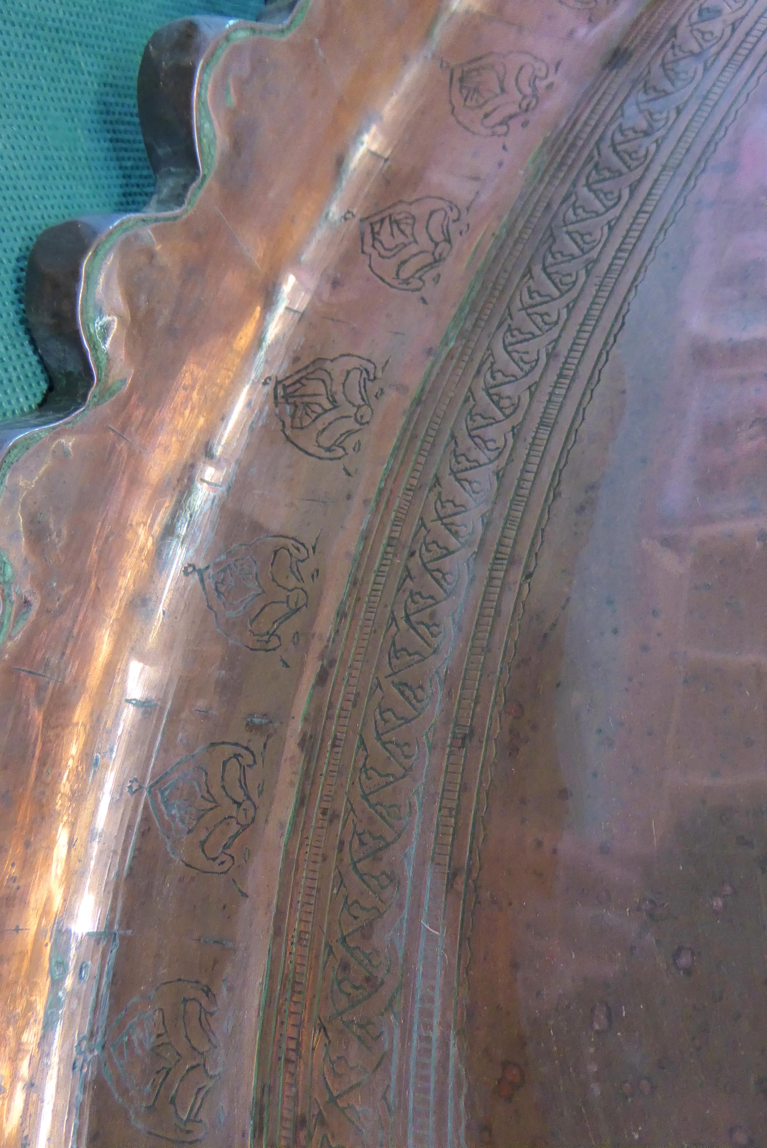 Persian Qajar Copper Serving Tray Sharing Platter Dish In Fair Condition For Sale In Glencarse, Perthshire