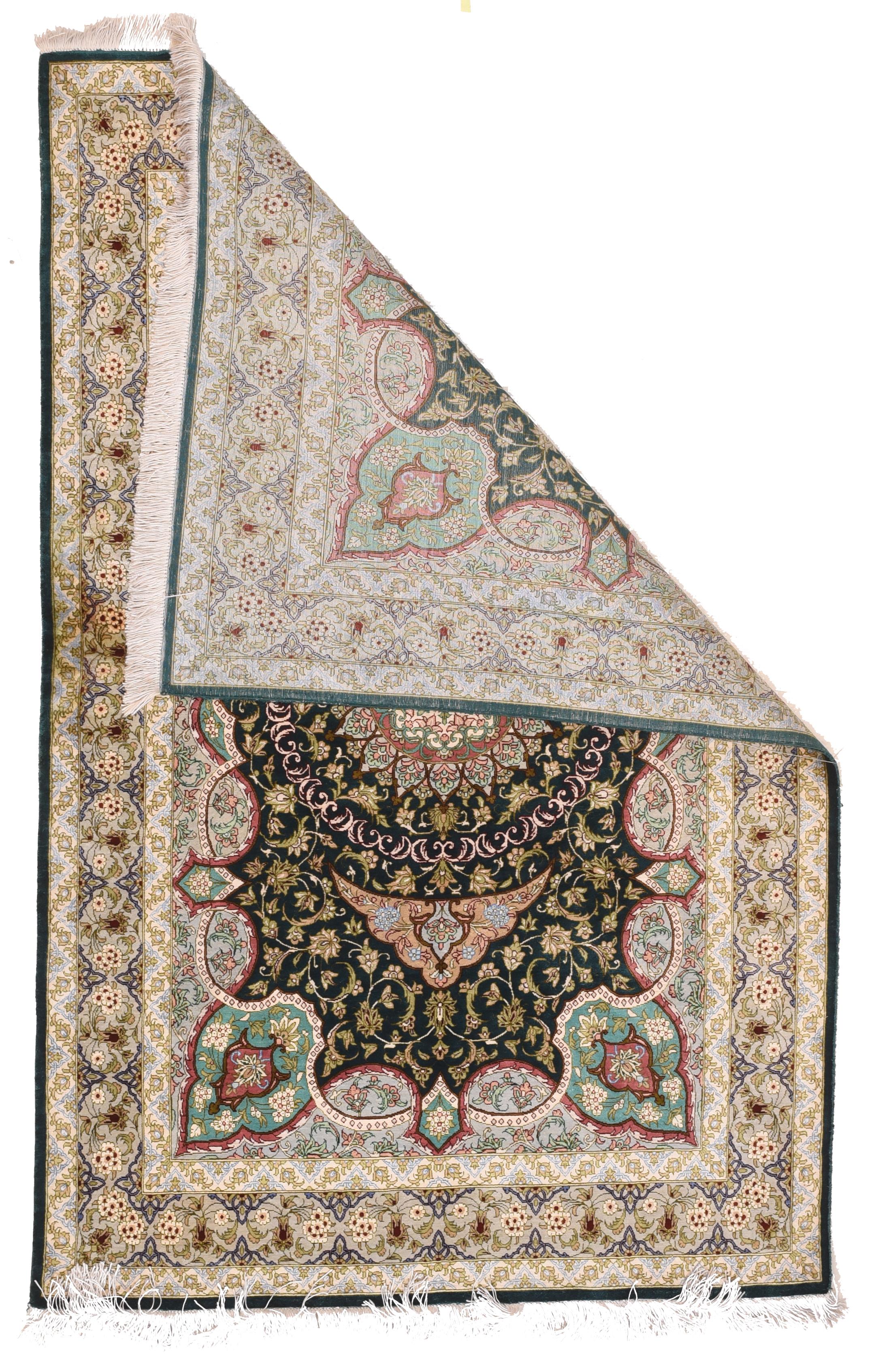 Äußerst feiner persischer Qum-Teppich aus Seide (Persisch) im Angebot