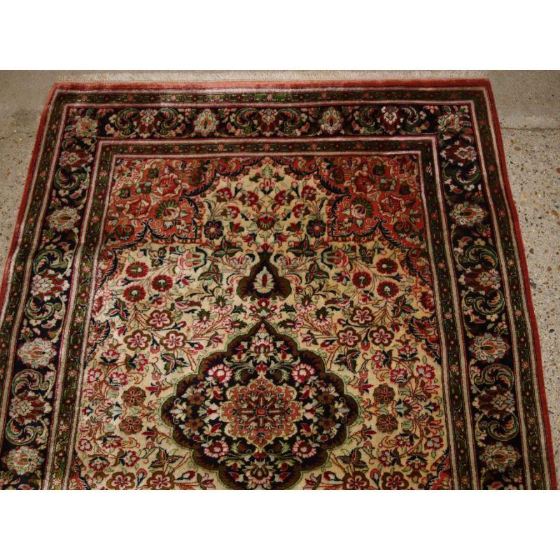 Persian Qum Silk Rug with Fine Weave In Excellent Condition For Sale In Moreton-In-Marsh, GB