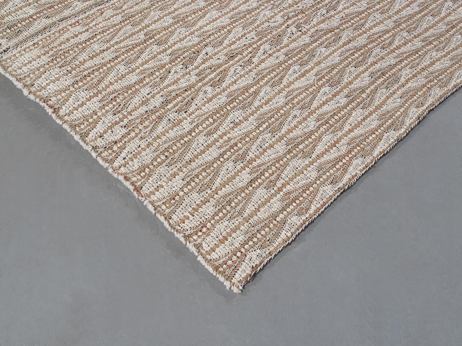 Persian Ricci Tribal Flat-Weave Rug In New Condition For Sale In New York, NY