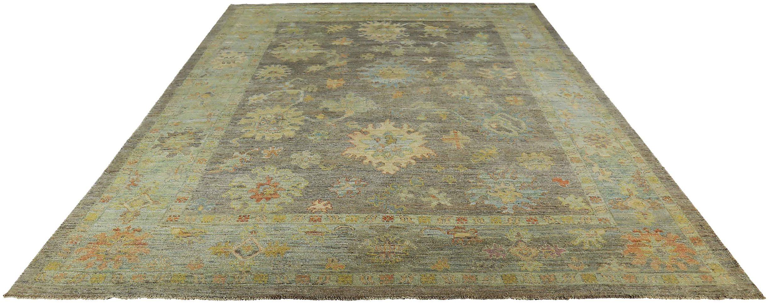 Scopri l'eleganza della Persian Rose Collection con i tappeti per l'area CIRCA del 1990. Progettato con lana e BlueBrownGreen, questo design esclusivo è perfetto per valorizzare il tuo spazio.