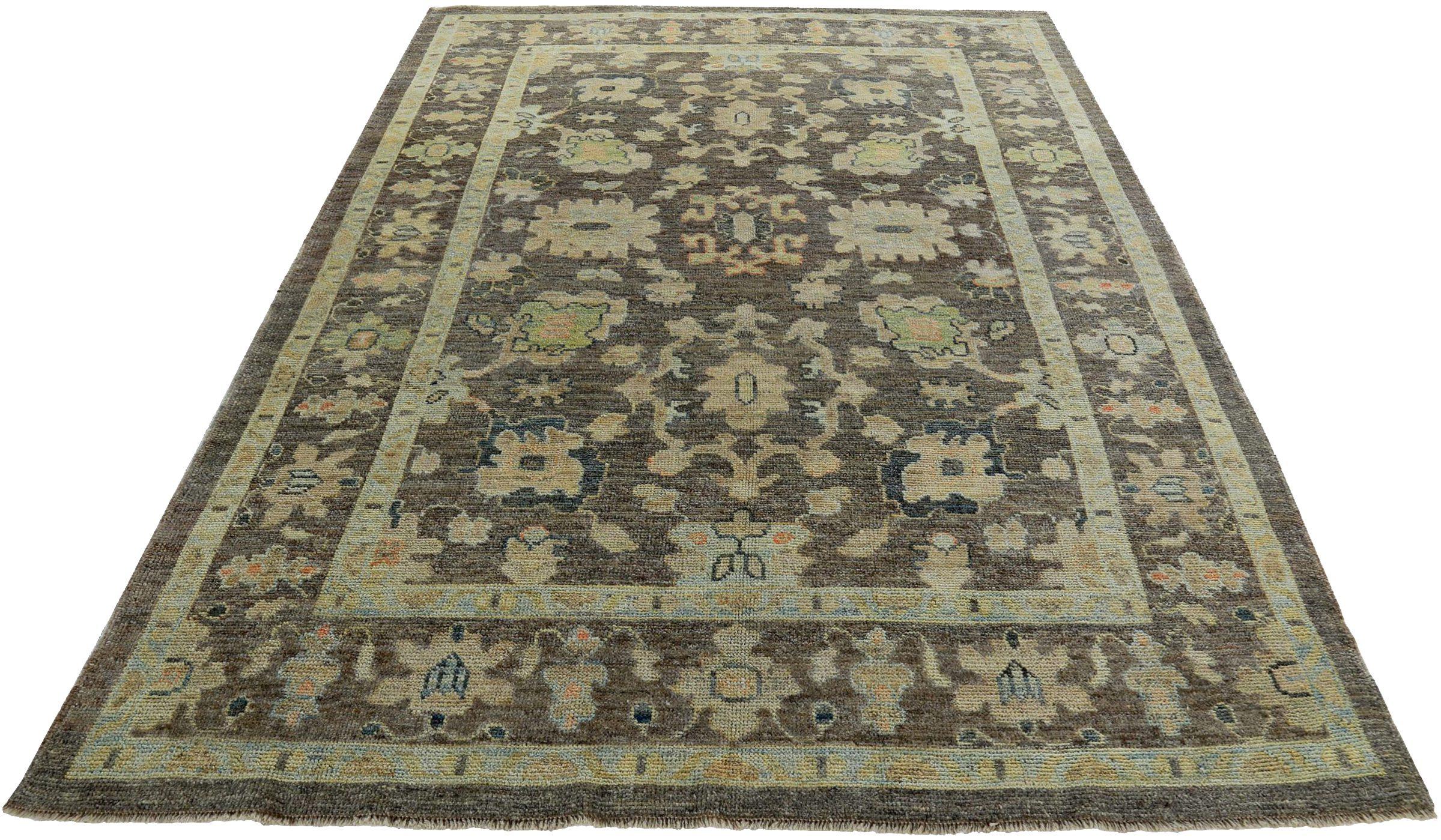 Scopri l'eleganza della Persian Rose Collection con i tappeti per l'area CIRCA del 1990. Progettato in lana e marrone-avorio, questo design esclusivo è perfetto per valorizzare il tuo spazio.
