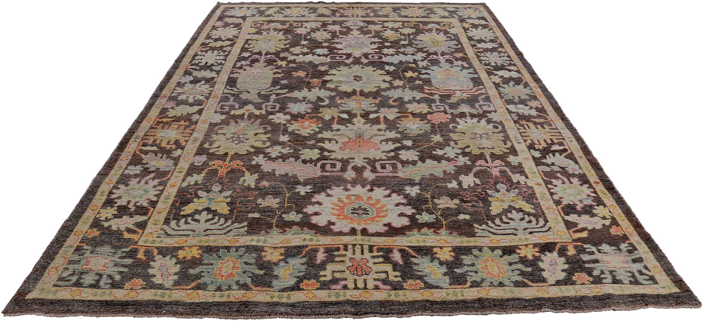 Scopri l'eleganza della Persian Rose Collection con i tappeti per l'area CIRCA del 1990. Progettato in lana e marrone-avorio, questo design esclusivo è perfetto per valorizzare il tuo spazio.