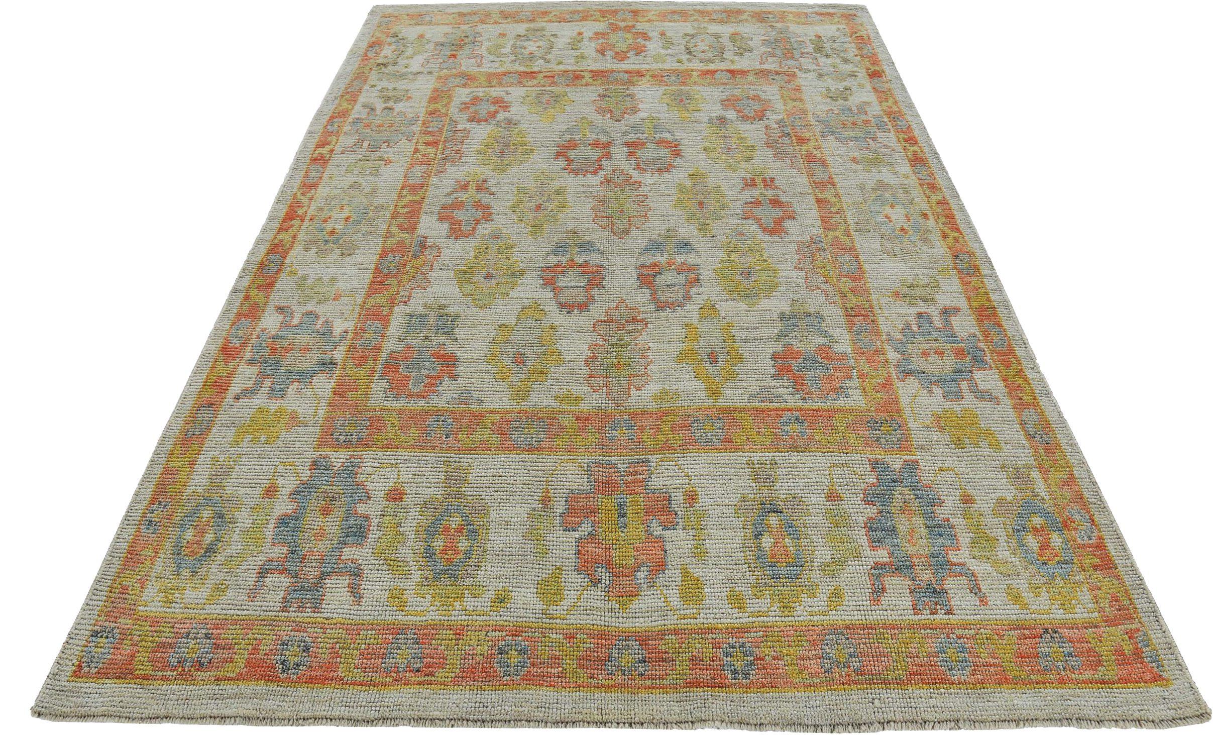 Découvrez l'élégance de la Collection Eleg S qui comprend des tapis de zone de Circa 1990. Conçu avec de la laine et du GreenIvoryPink, ce design exclusif est parfait pour mettre en valeur votre espace.