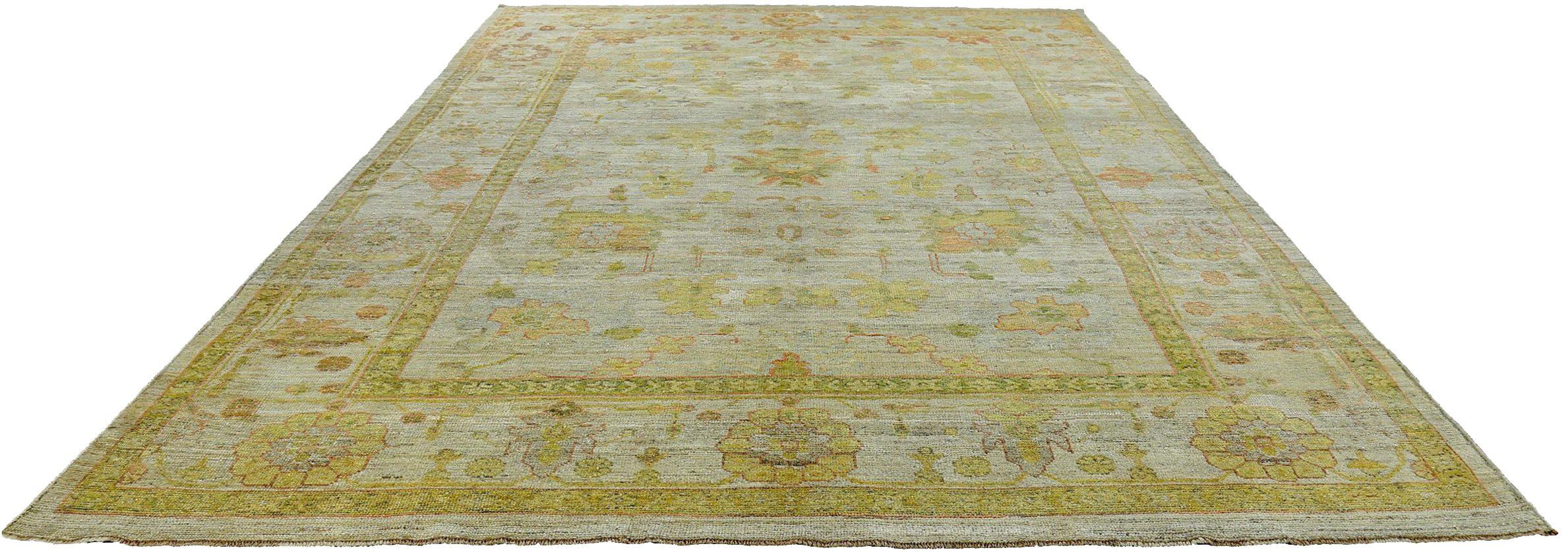 Scopri l'eleganza della Persian Rose Collection con i tappeti per l'area CIRCA del 1990. Progettato con lana e giallo verde-avorio, questo design esclusivo è perfetto per valorizzare il tuo spazio.