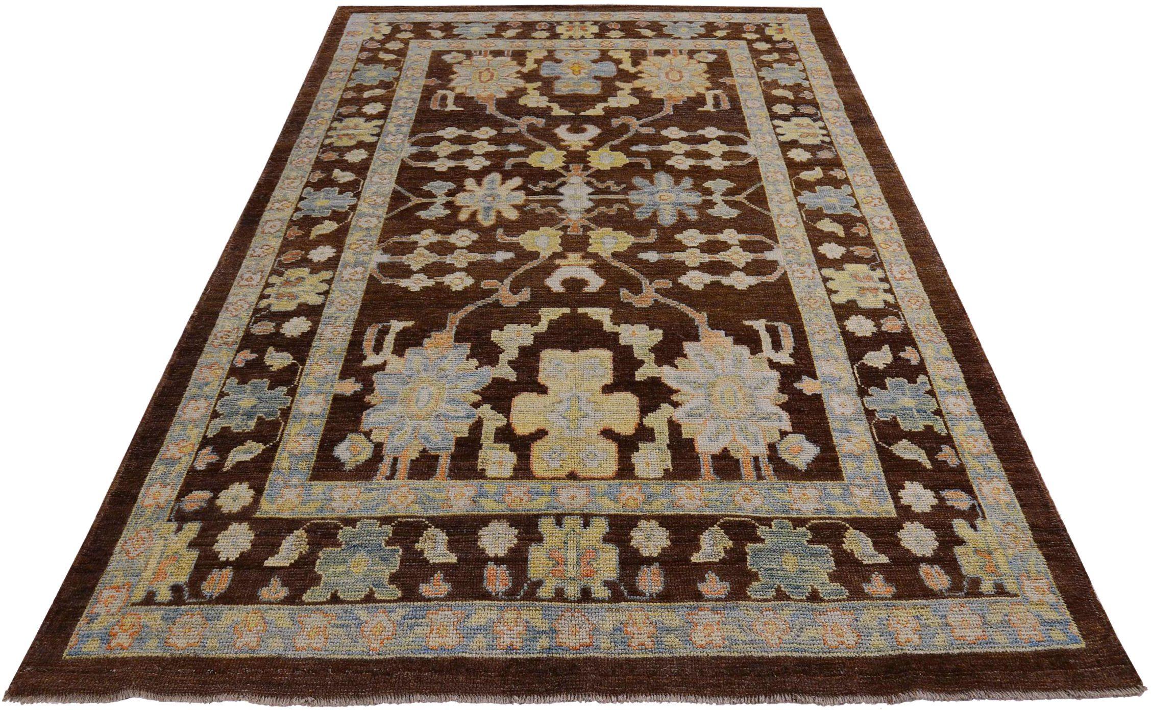 Scopri l'eleganza della Persian Rose Collection con i tappeti per l'area CIRCA del 1910. Progettato con Lana e BlueBrown, questo design esclusivo è perfetto per valorizzare il tuo spazio.