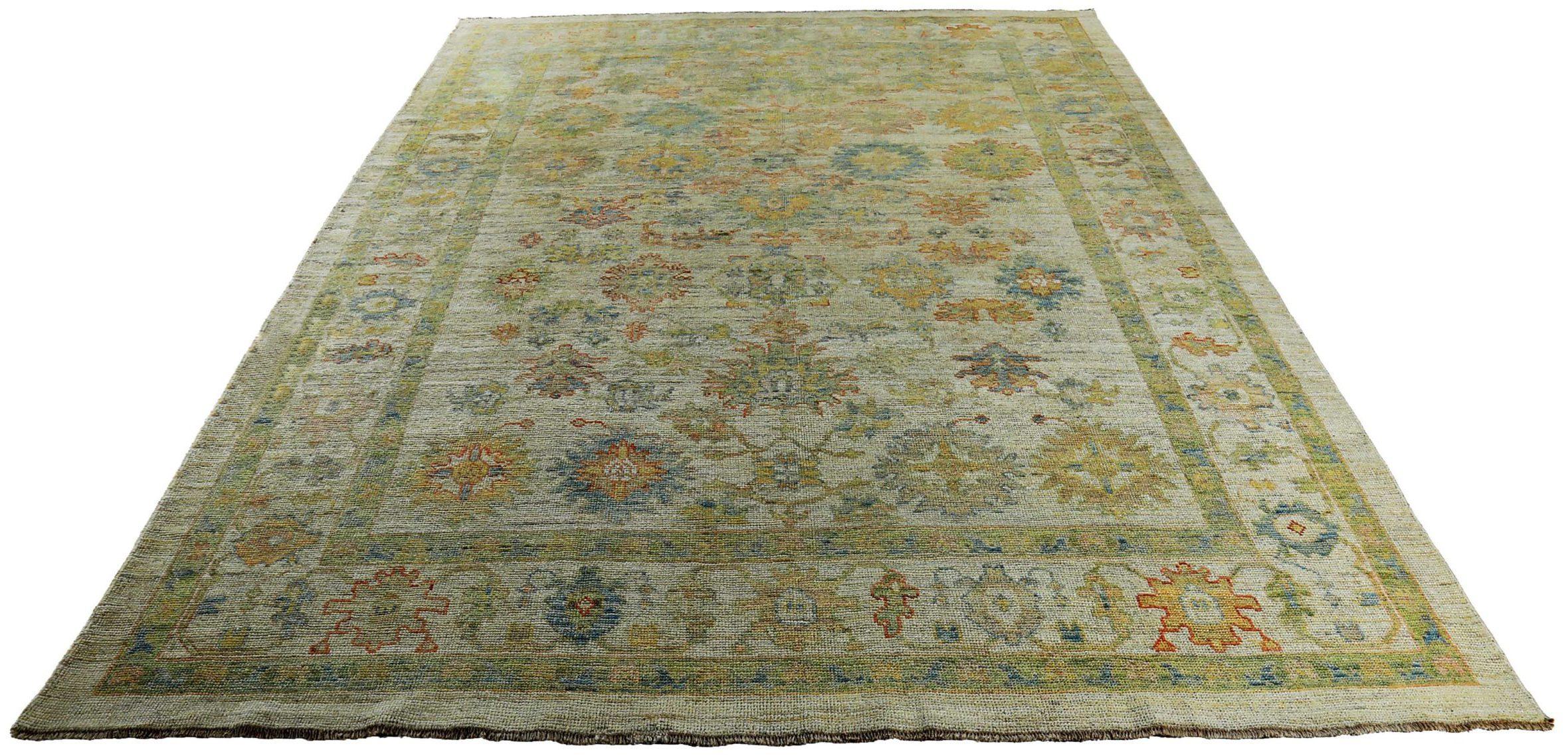 Descubre la elegancia de la Colección Rosa Persa con las Alfombras de Área de Circa 1990. Diseñado con lana y verde-marfil-amarillo, este diseño exclusivo es perfecto para realzar tu espacio.