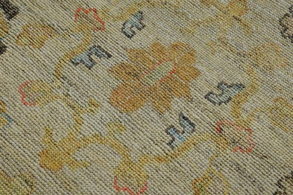 Tapis de la collection rose persane - motif en laine ivoire jaune - 89222 Excellent état - En vente à Dallas, TX