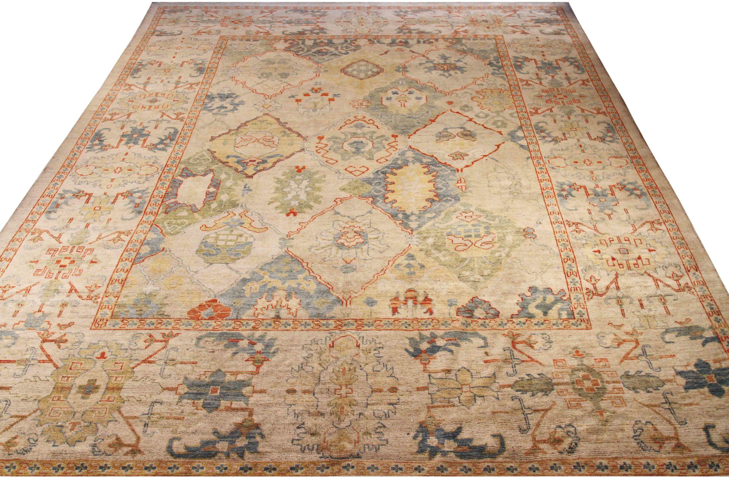 Scopri l'eleganza della Persian Rose Collection, caratterizzata da una splendida lavorazione artigianale del 1990. Progettato con una meticolosa attenzione ai dettagli, questo design esclusivo è perfetto per valorizzare il tuo spazio.