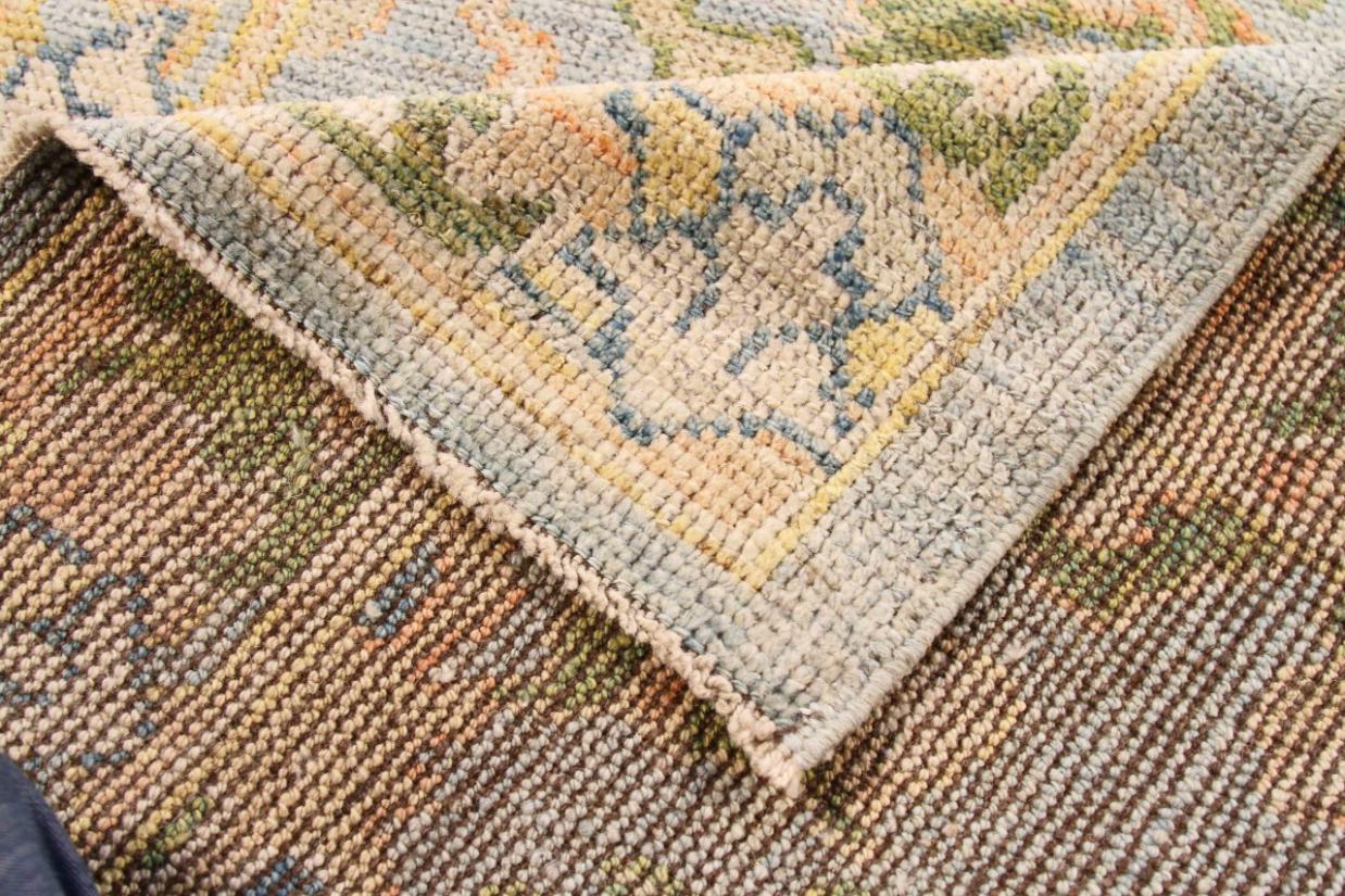 Persian Rose Collection - 69951 In Excellent Condition For Sale In Dallas, TX