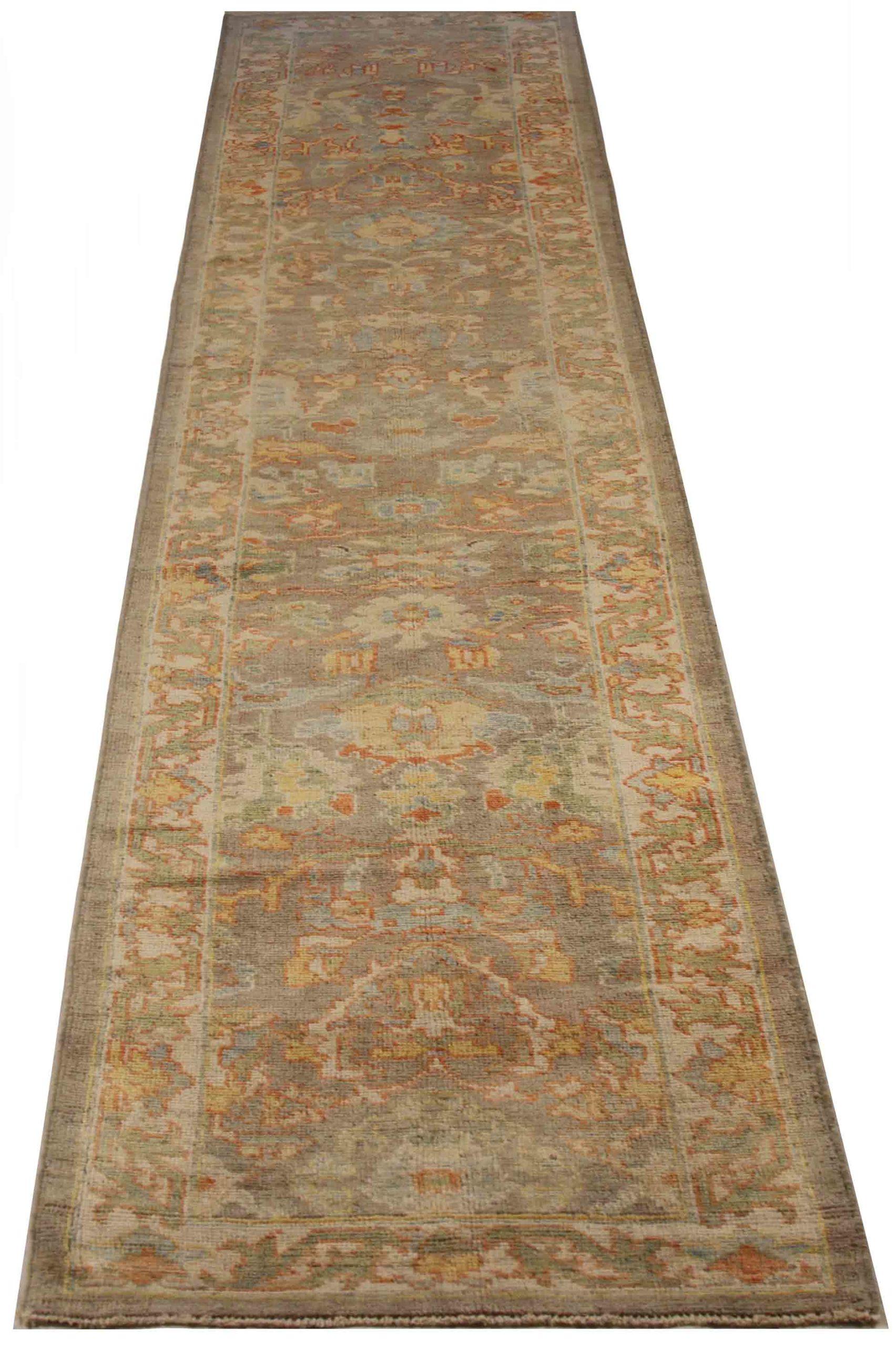 Entdecken Sie die Eleganz der Persian Rose Collection'S, die sich durch wunderschöne Handwerkskunst auszeichnet. Dieses exklusive Design, das mit viel Liebe zum Detail entworfen wurde, ist perfekt, um Ihren Raum zu verschönern.